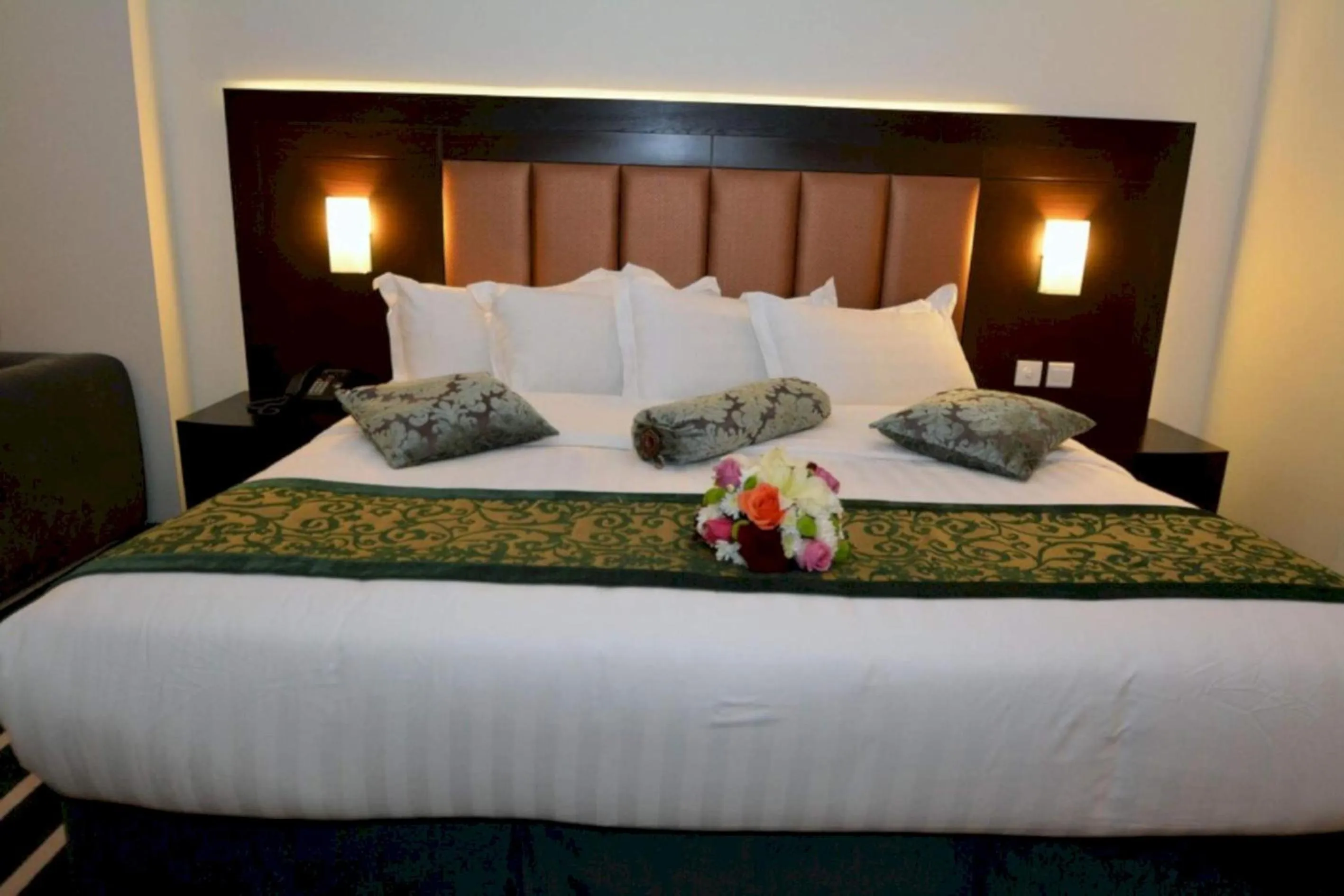 Photo of the whole room, Bed in Sunday Millennia Hotel