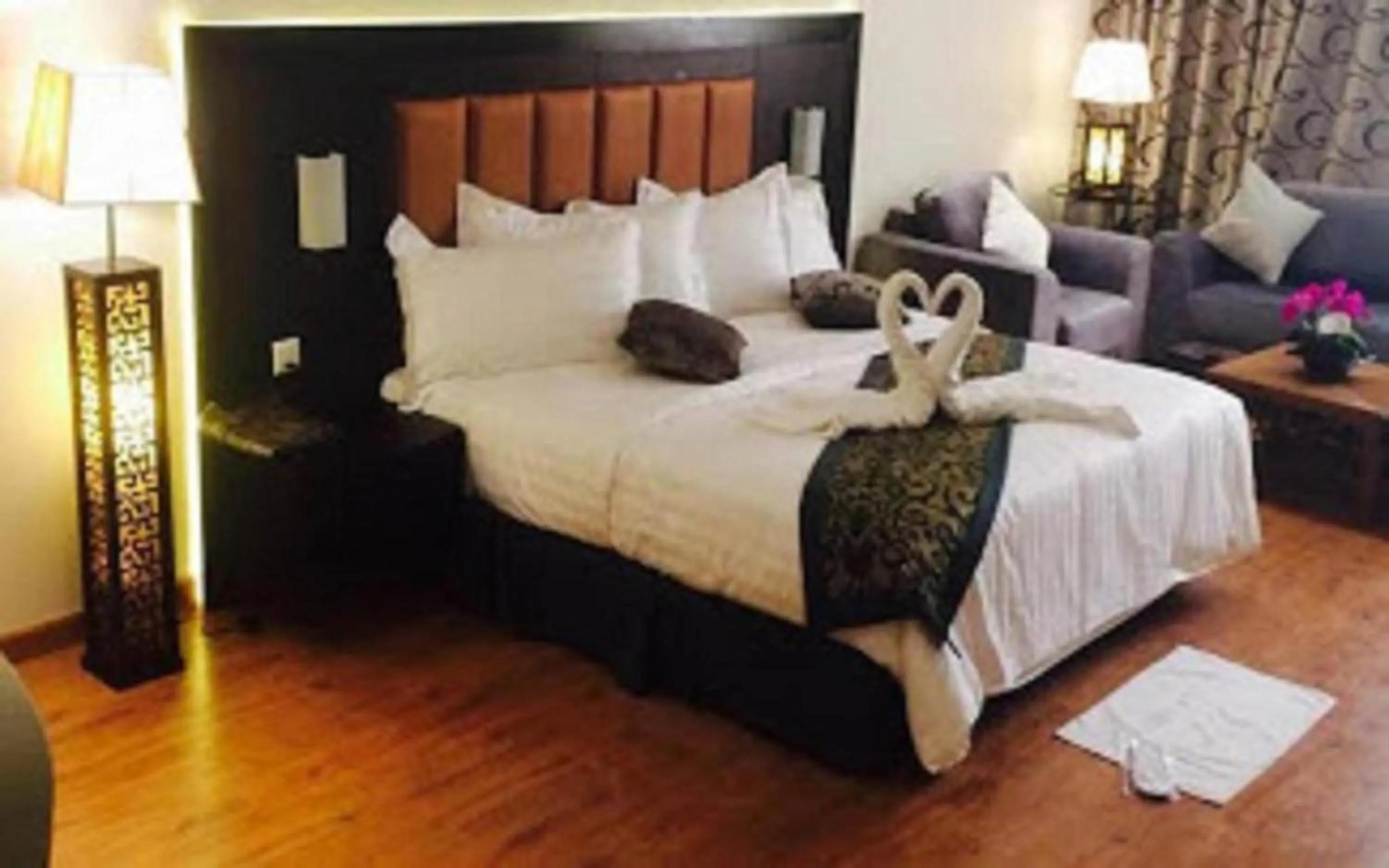 Photo of the whole room, Bed in Sunday Millennia Hotel