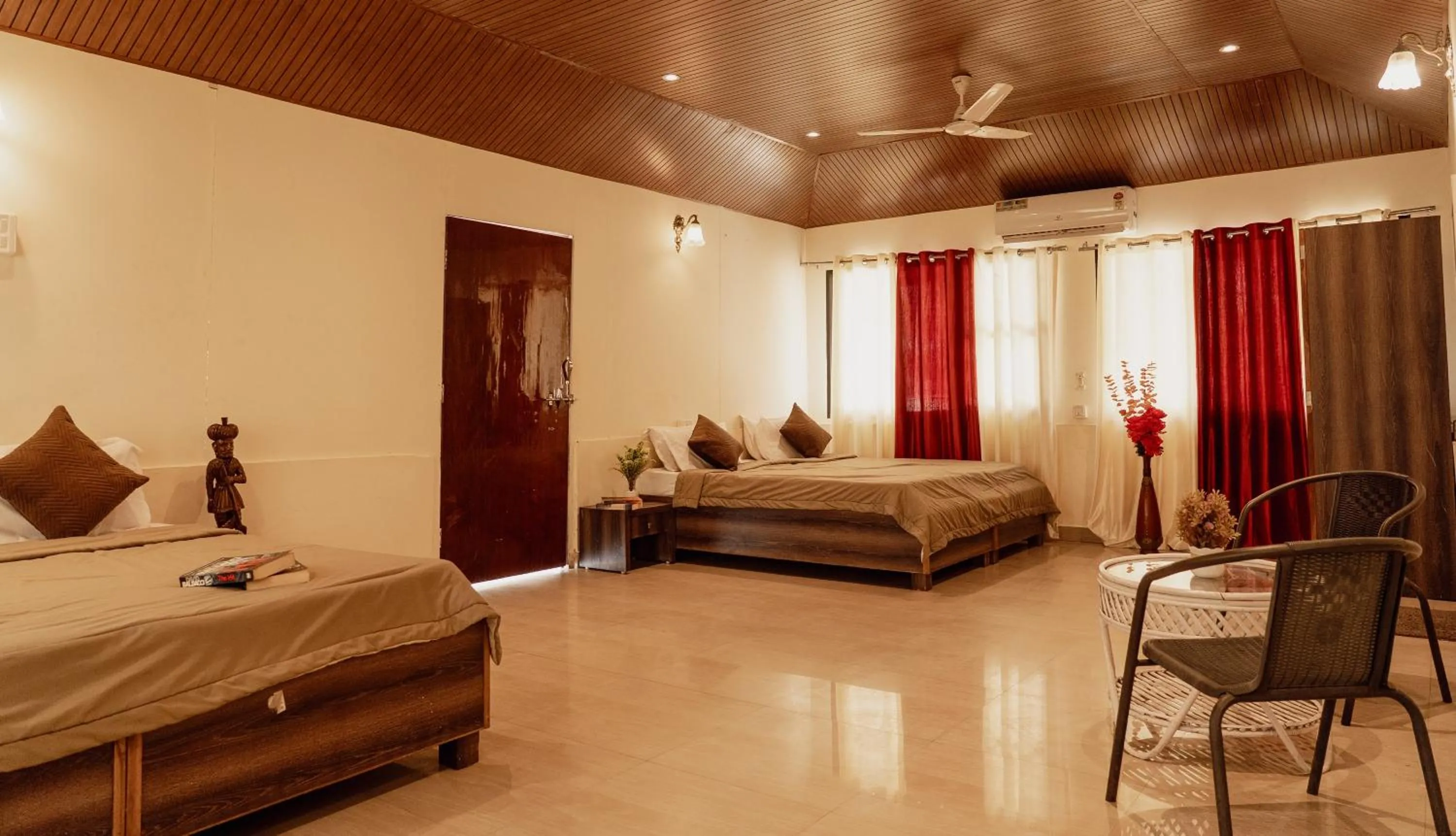 Photo of the whole room, Bed in Wild Woods Tiger Resort