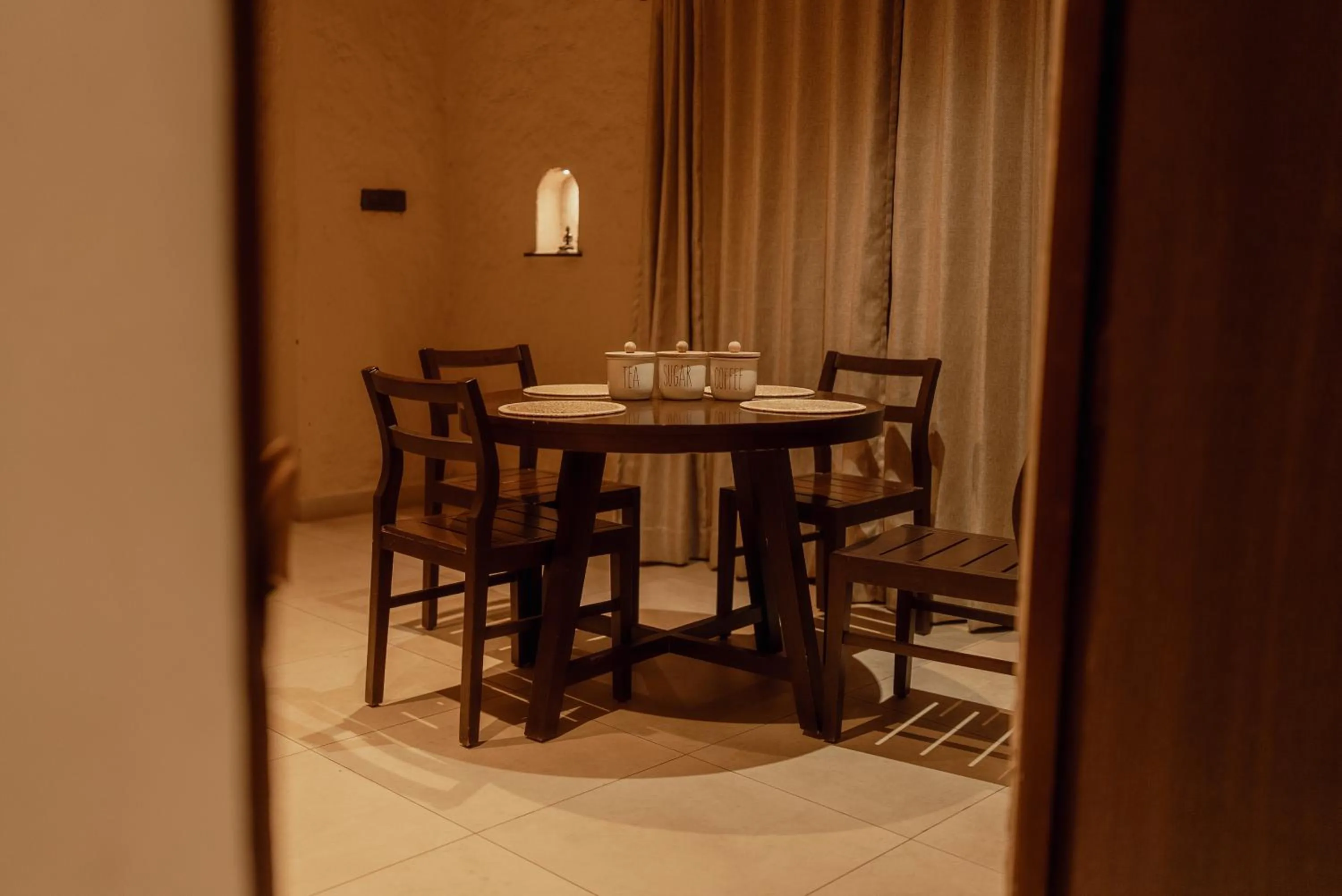 Dining area in Wild Woods Tiger Resort