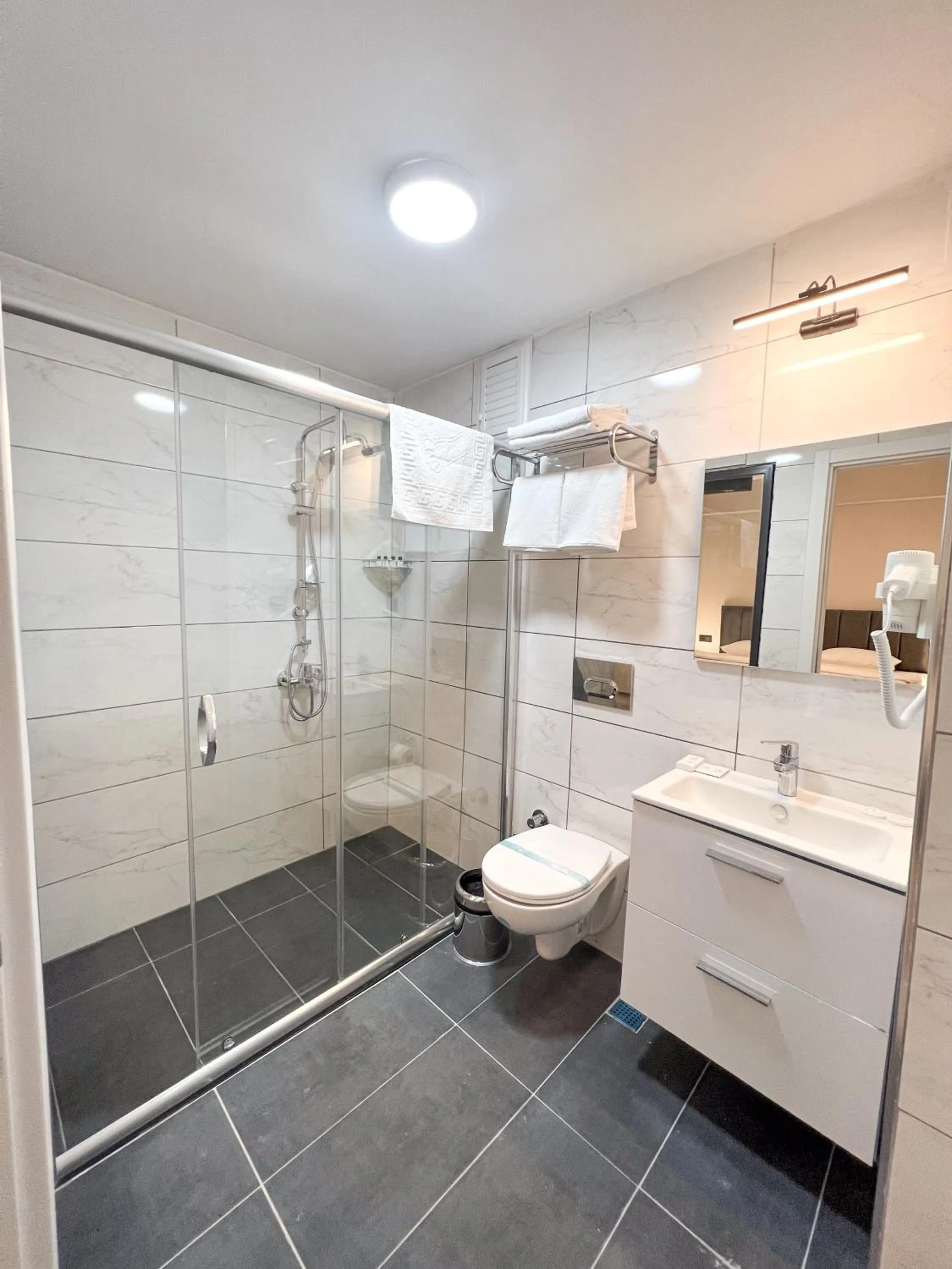 Shower in Galata Inn Hotel