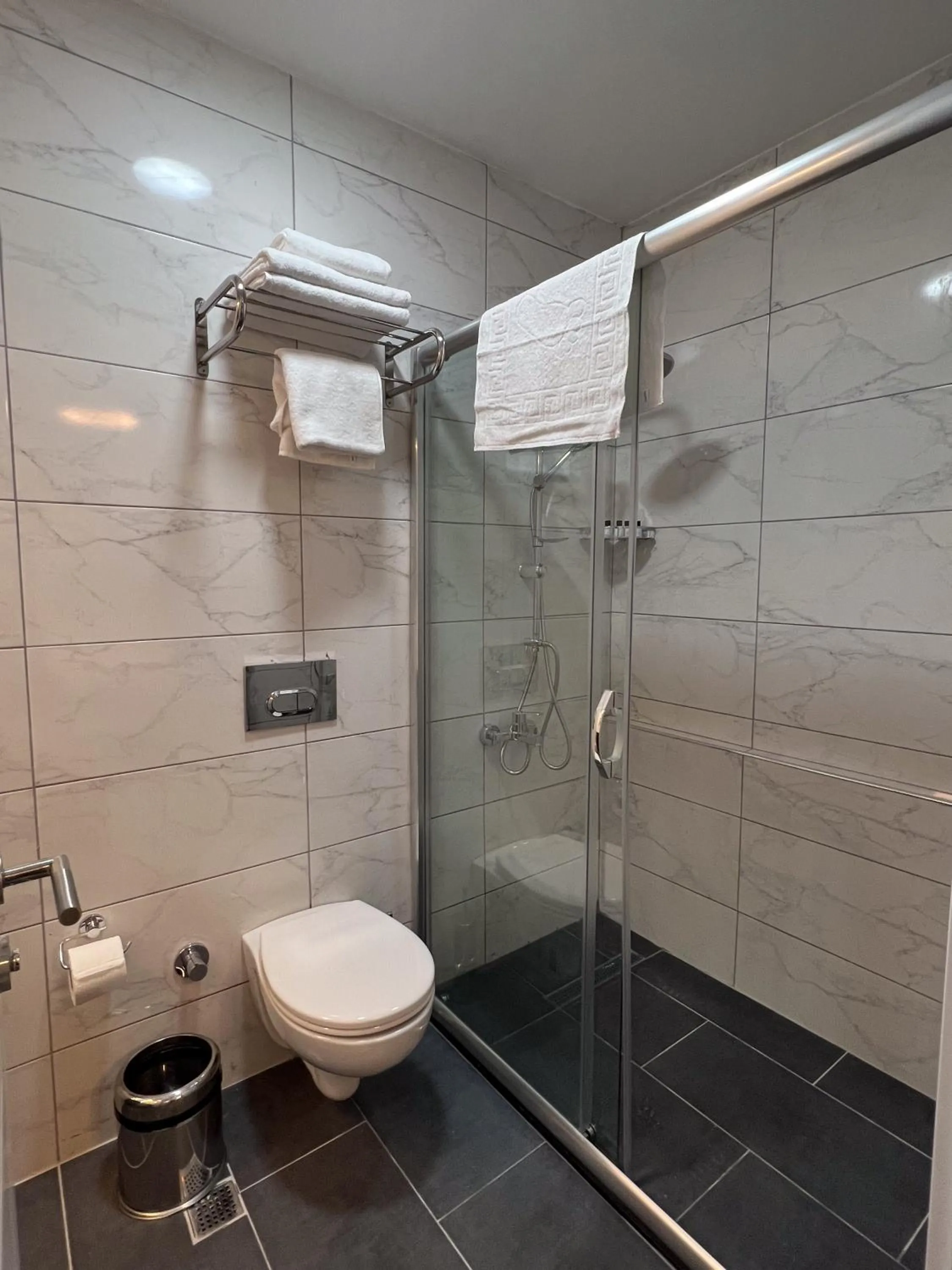 Shower in Galata Inn Hotel