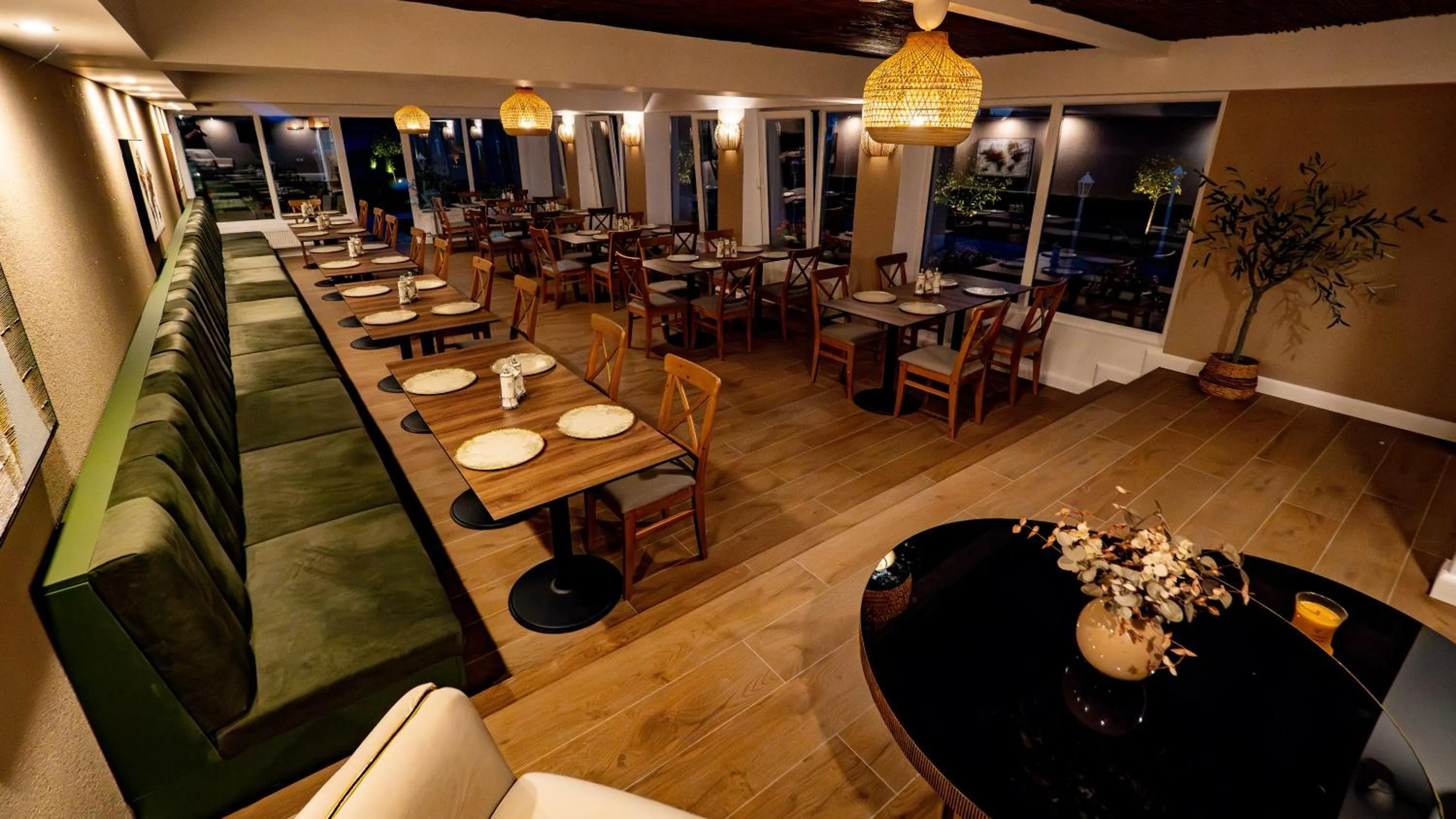 Restaurant/places to eat in Pensiunea Sarmis Cristal