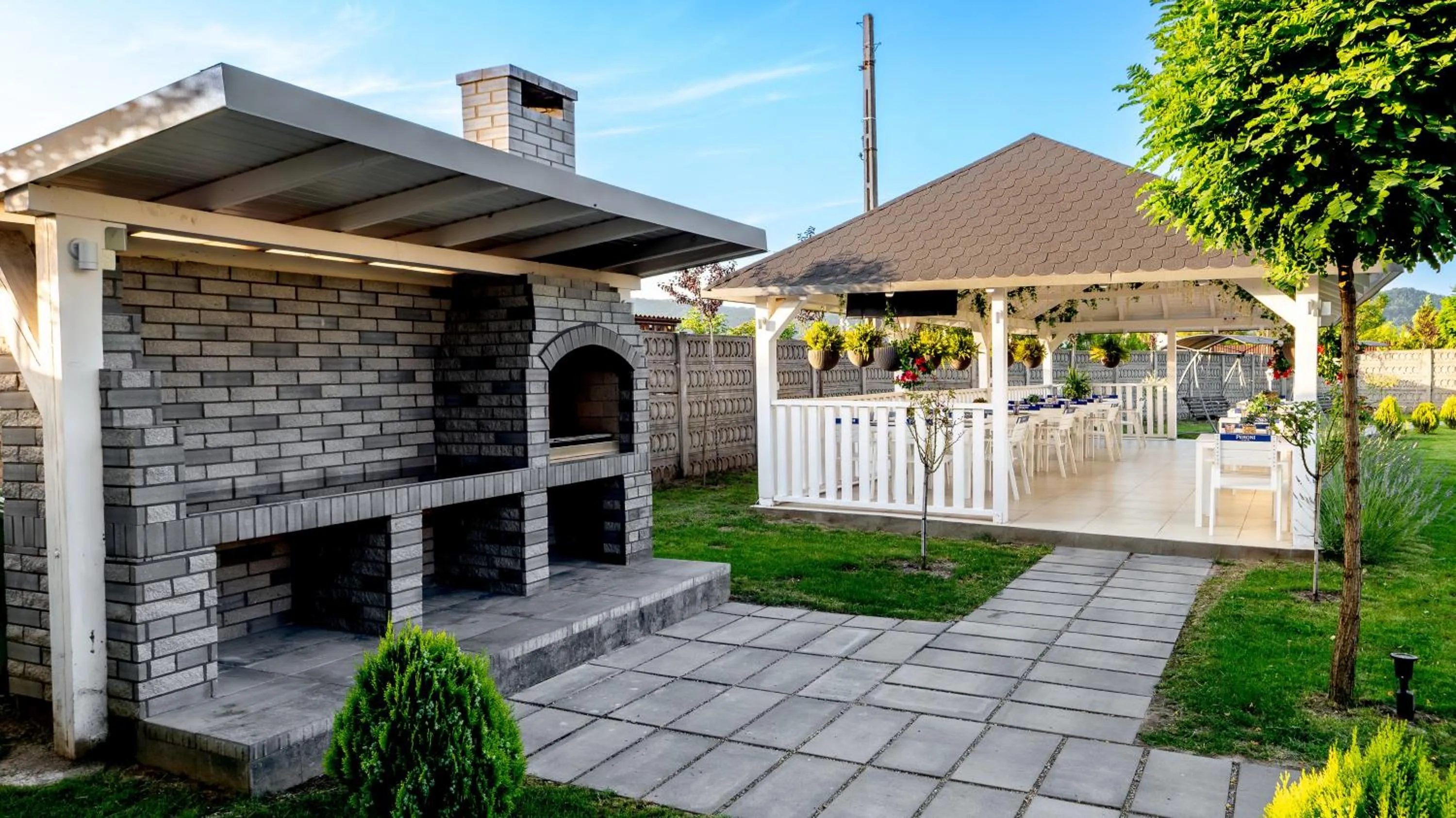 Restaurant/places to eat in Pensiunea Sarmis Cristal