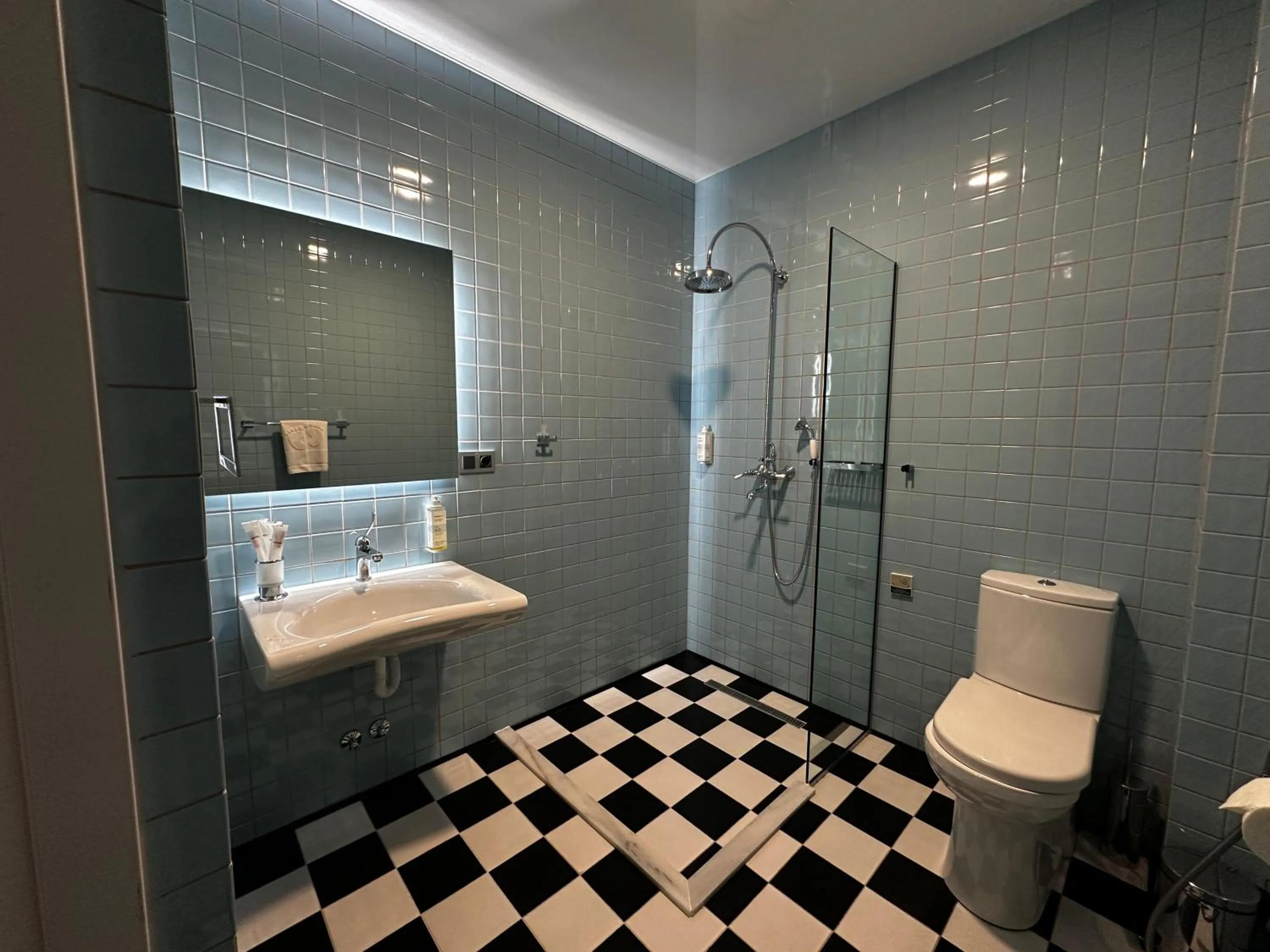 Shower in Hotel Twenties Tbilisi - Stay & Dine
