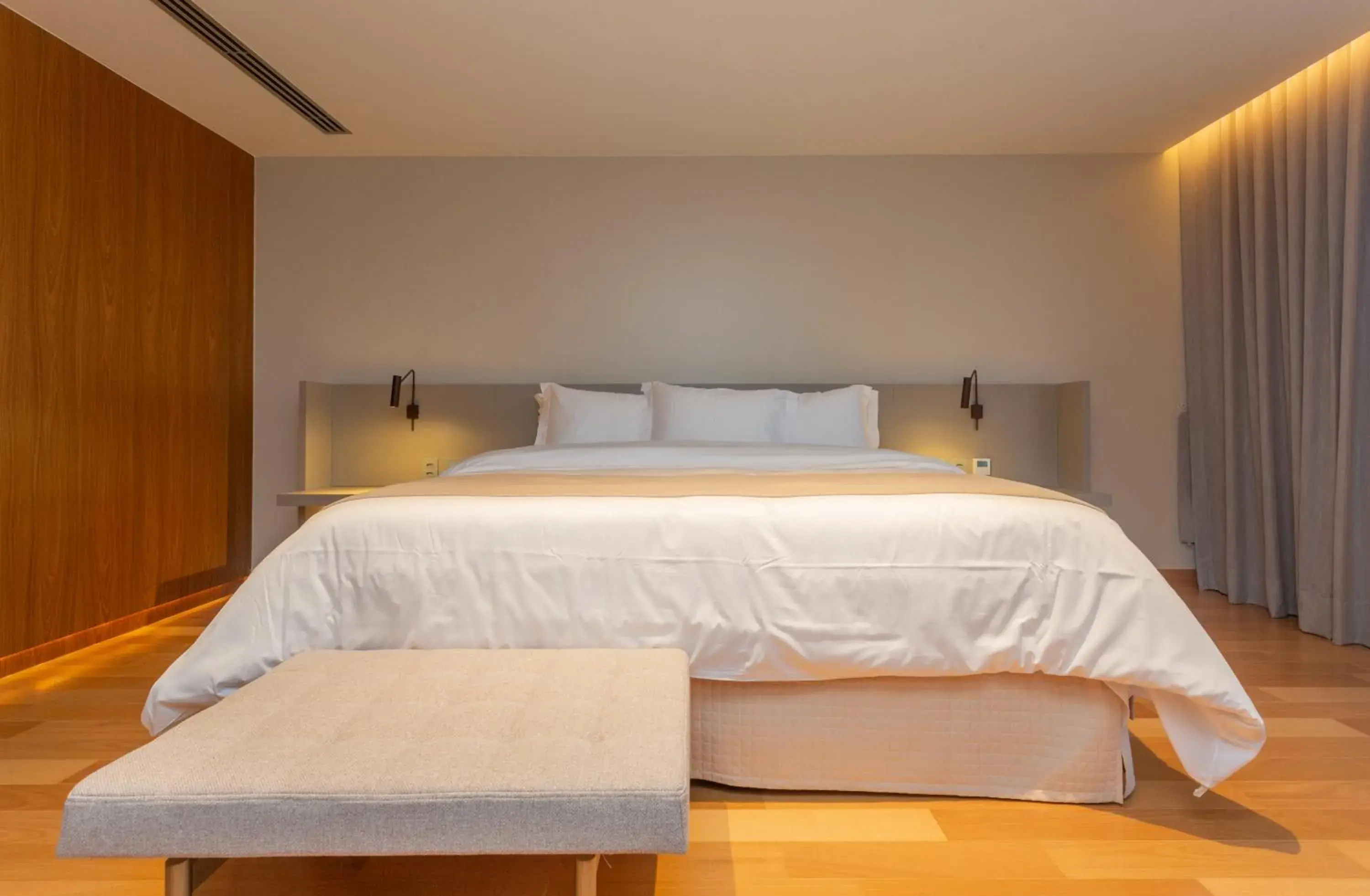 Deluxe King Room - single occupancy in Monã Hotel Deluxe King Room - single occupancy in Monã Hotel