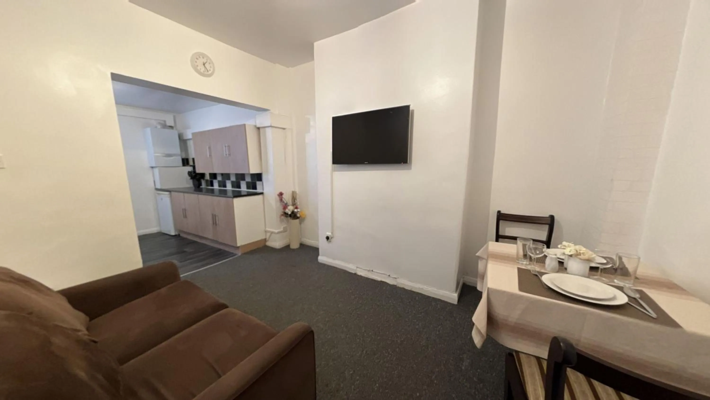 Amazing and Immaculate 2-Bed House in Manchester
