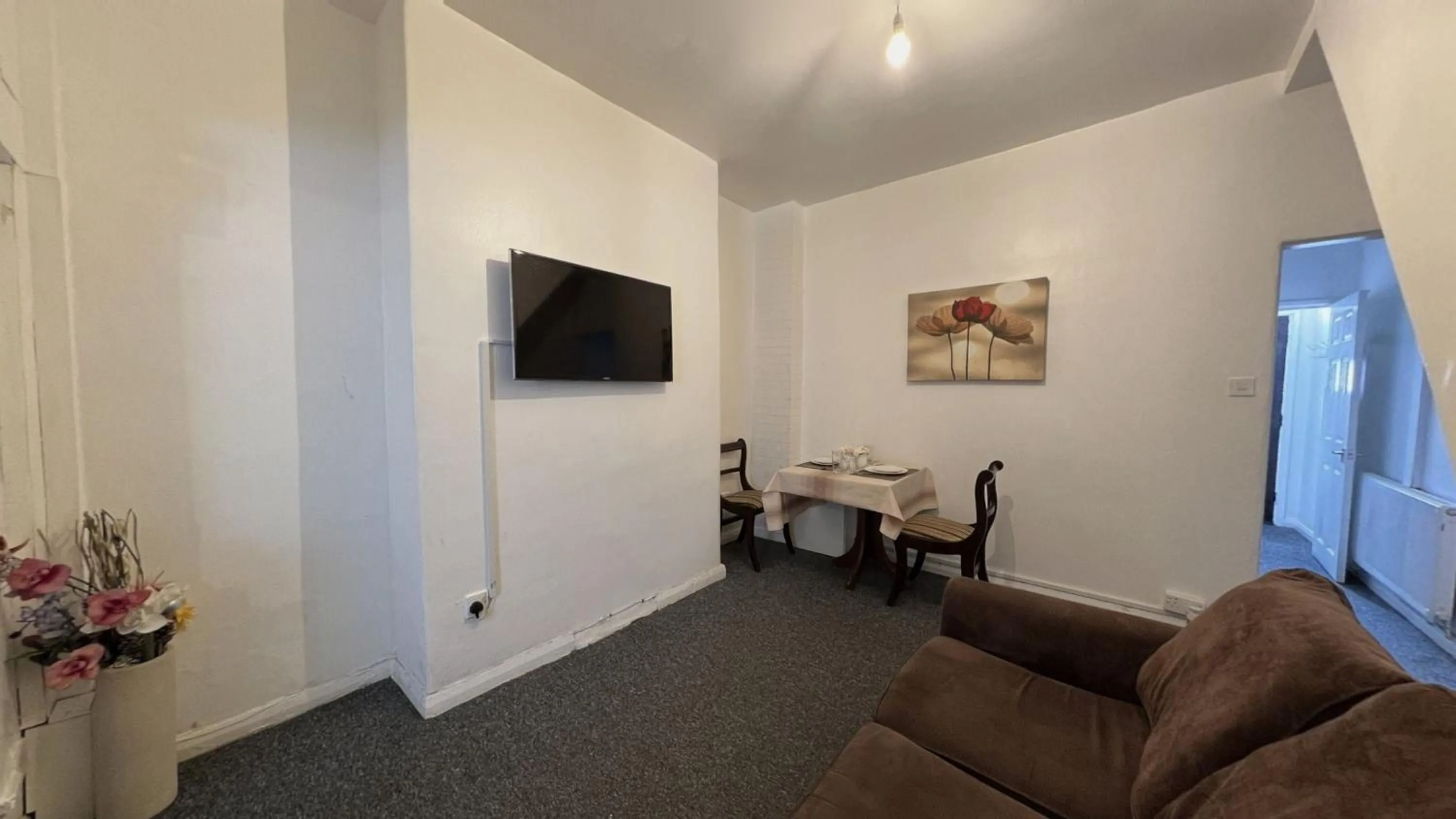 Amazing and Immaculate 2-Bed House in Manchester