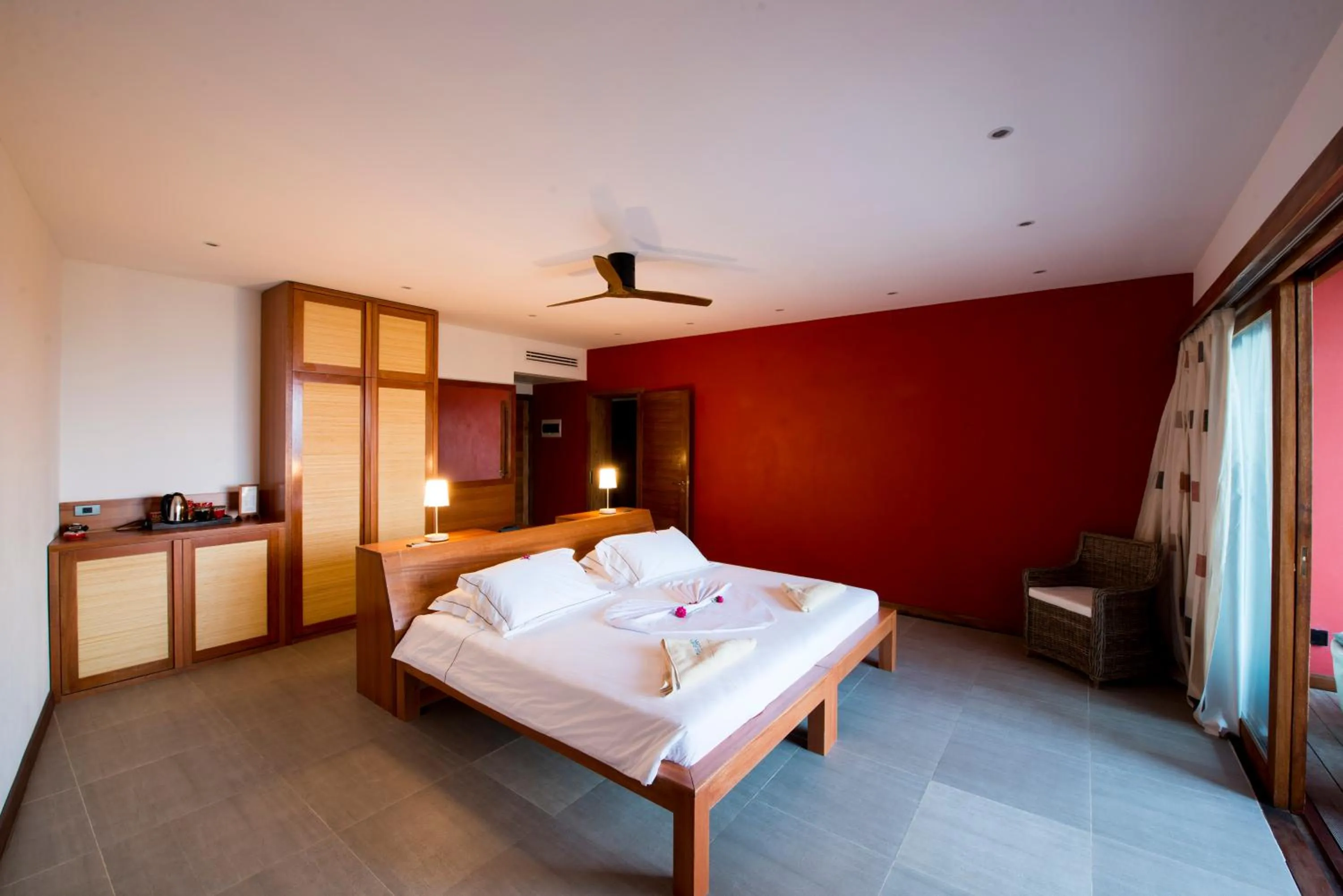 Photo of the whole room, Bed in The Barefoot Eco Hotel