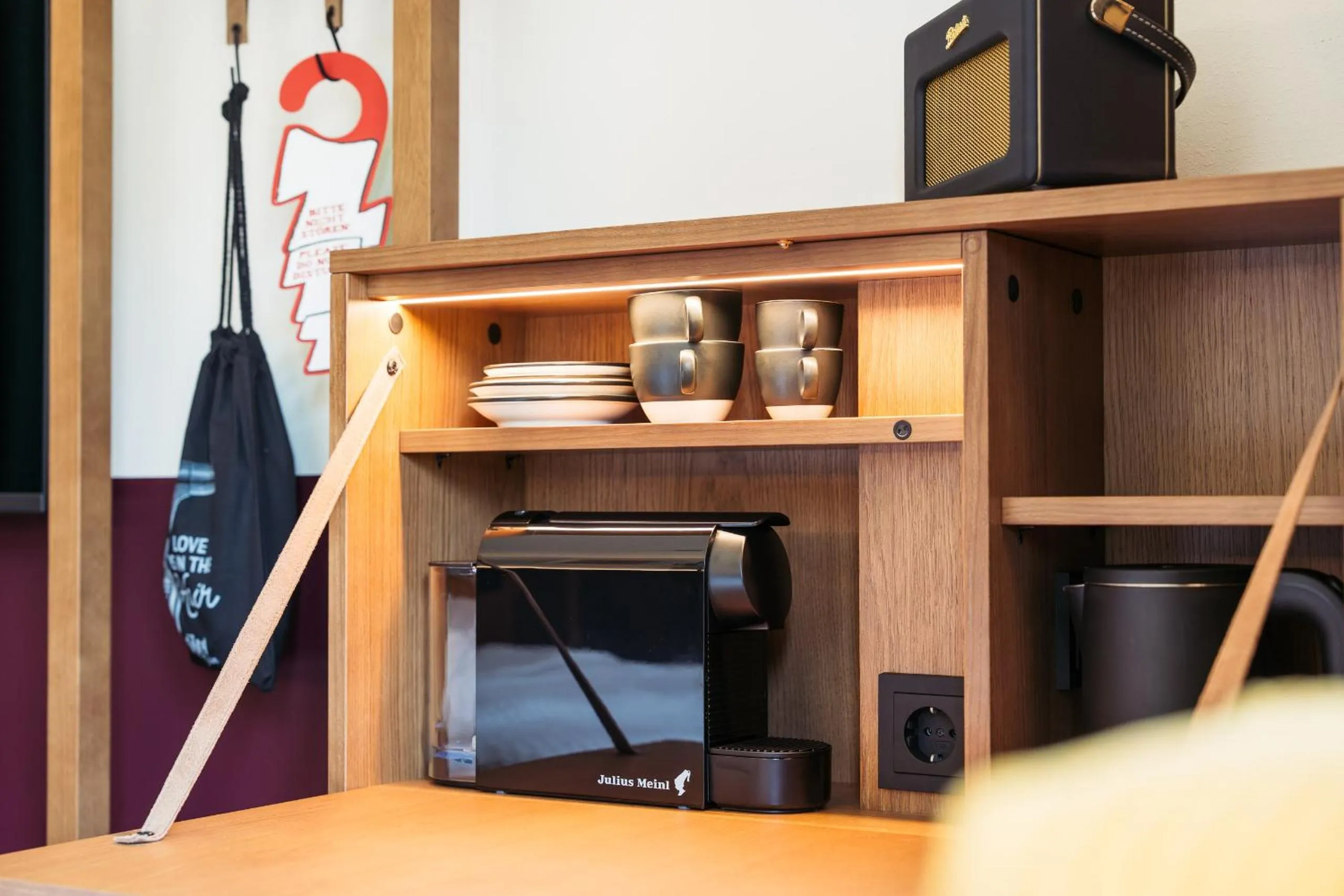 Photo of the whole room in Hotel Schani UNO City