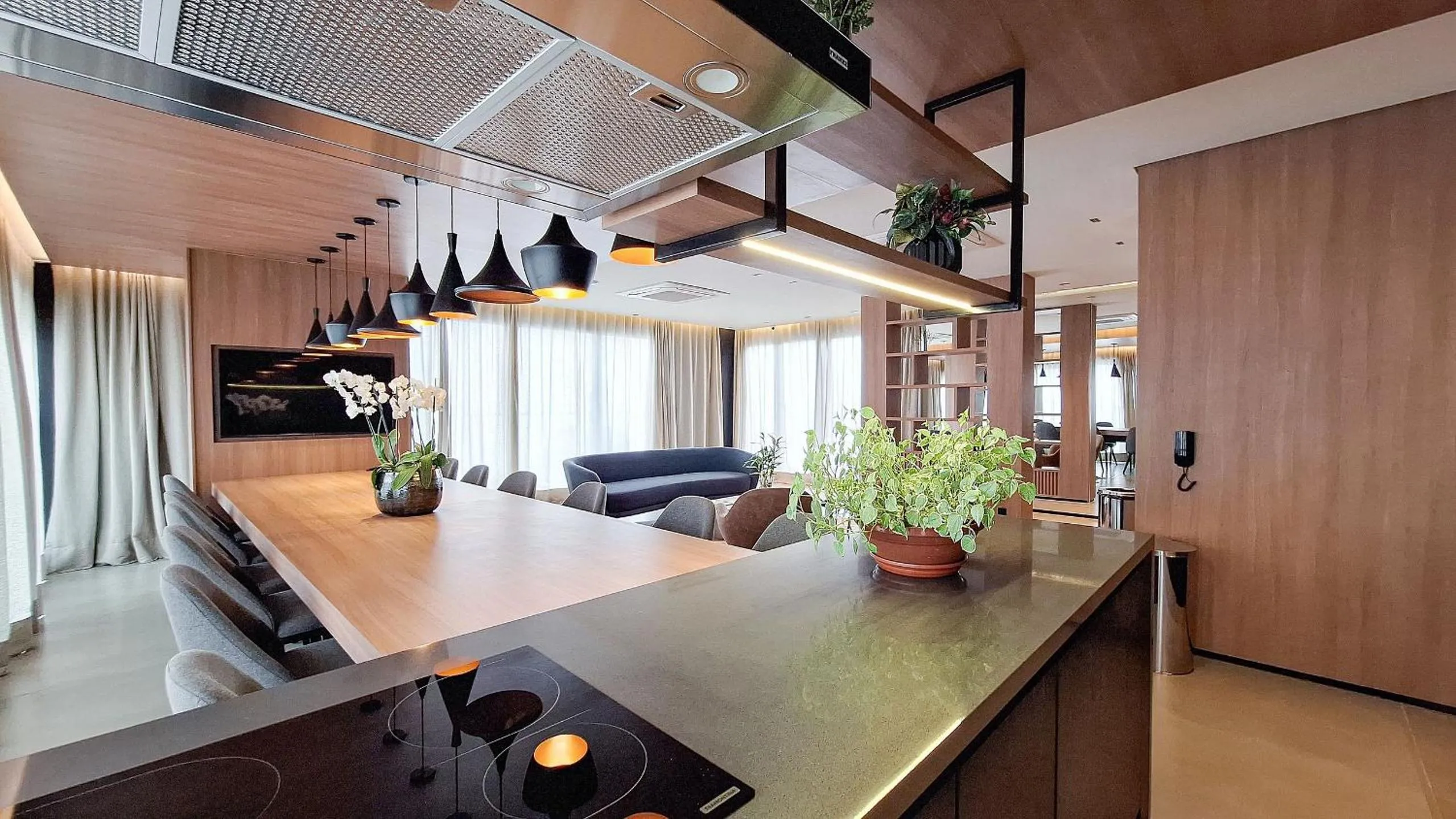 Communal kitchen in Hit Itaim