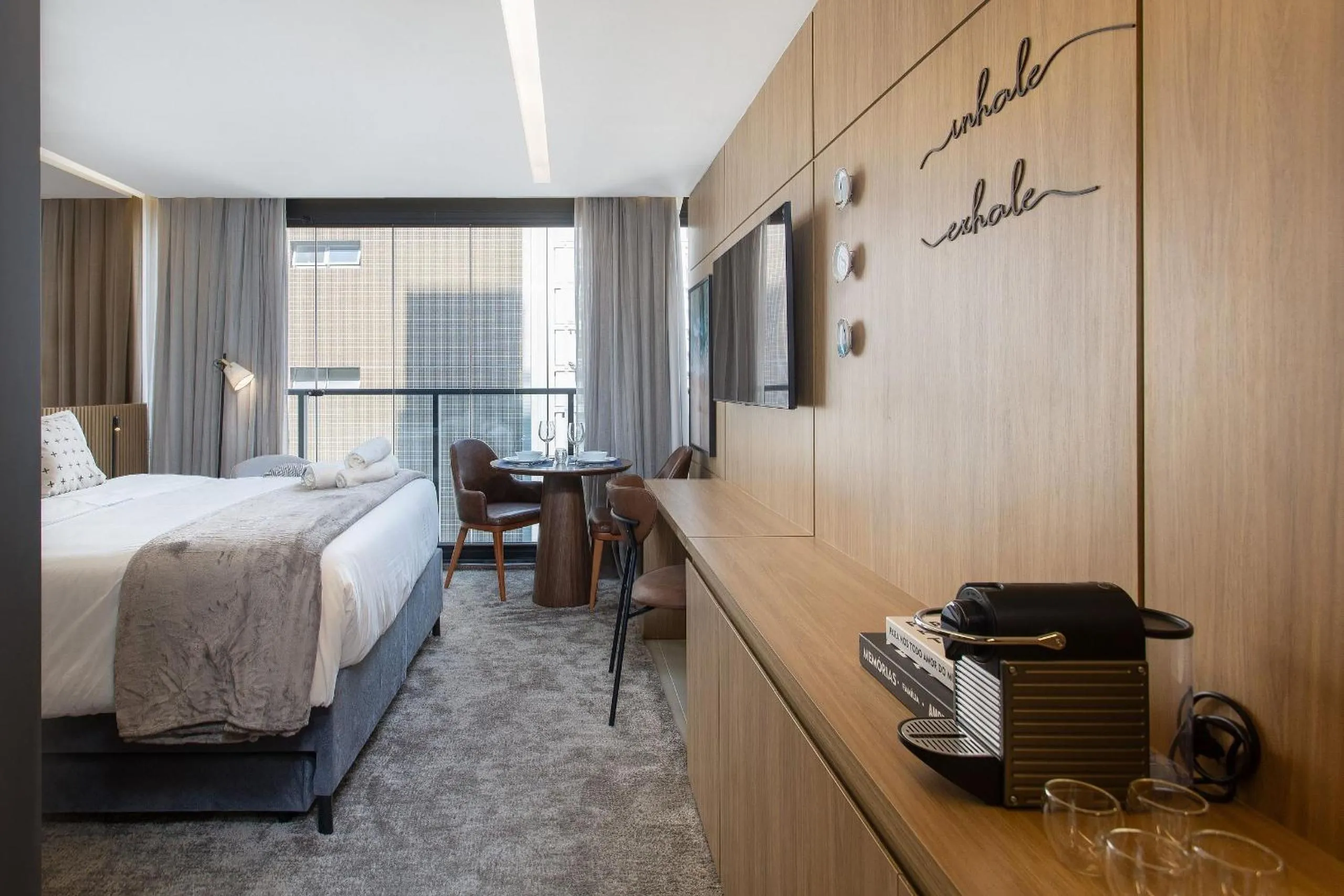 Living room, Bed in Hit Itaim