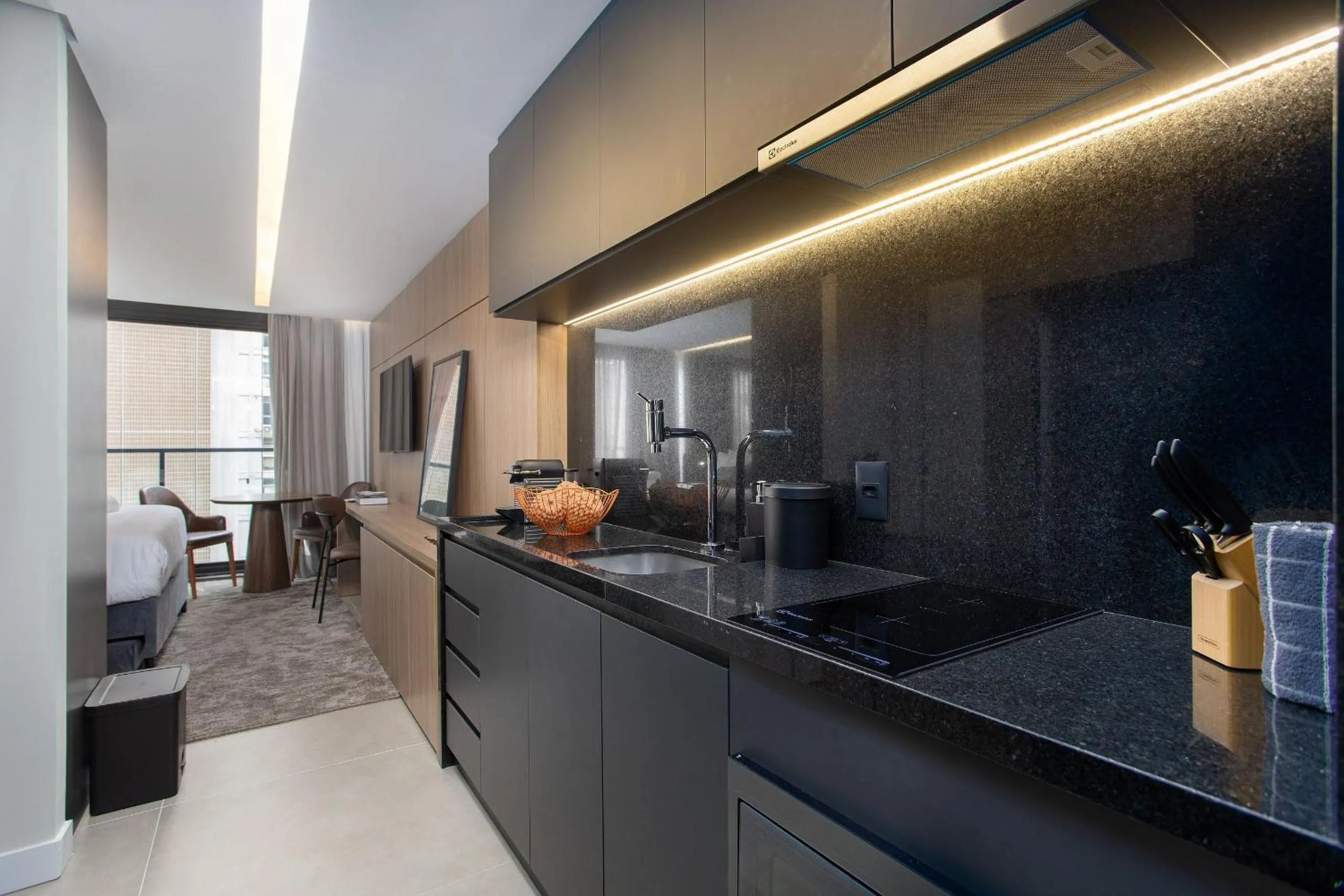 Kitchen or kitchenette in Hit Itaim