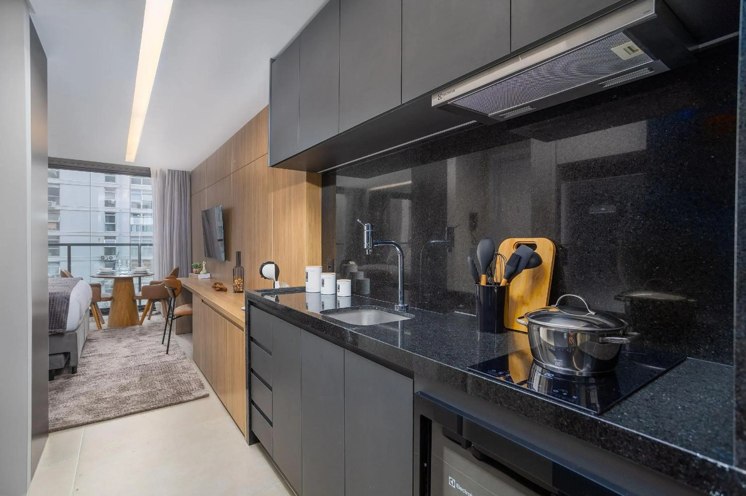 Kitchen or kitchenette in Hit Itaim