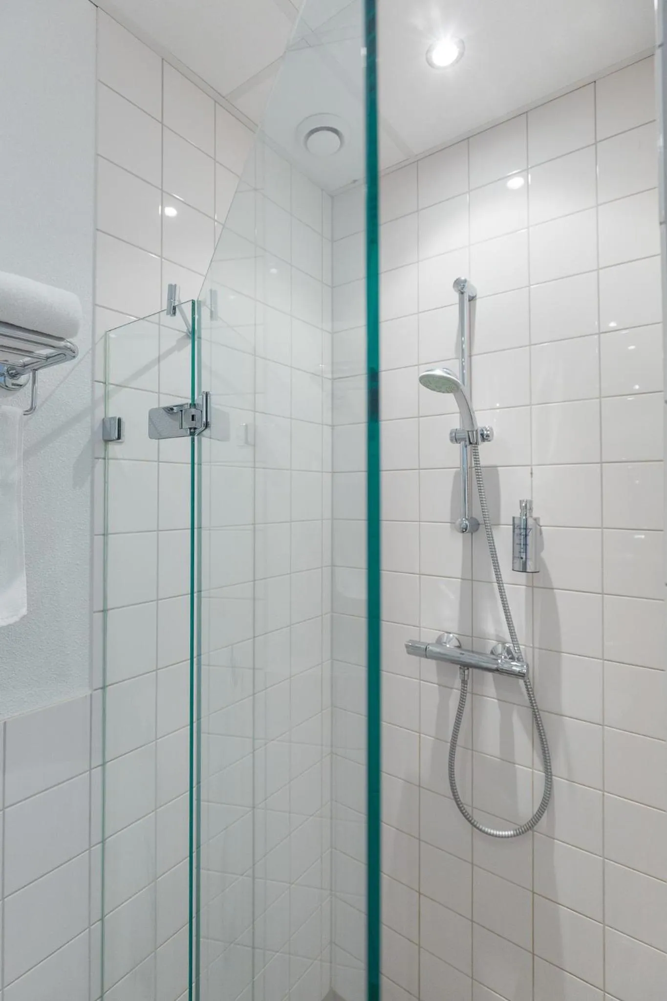 Shower in Fletcher Kloosterhotel Willibrordhaeghe