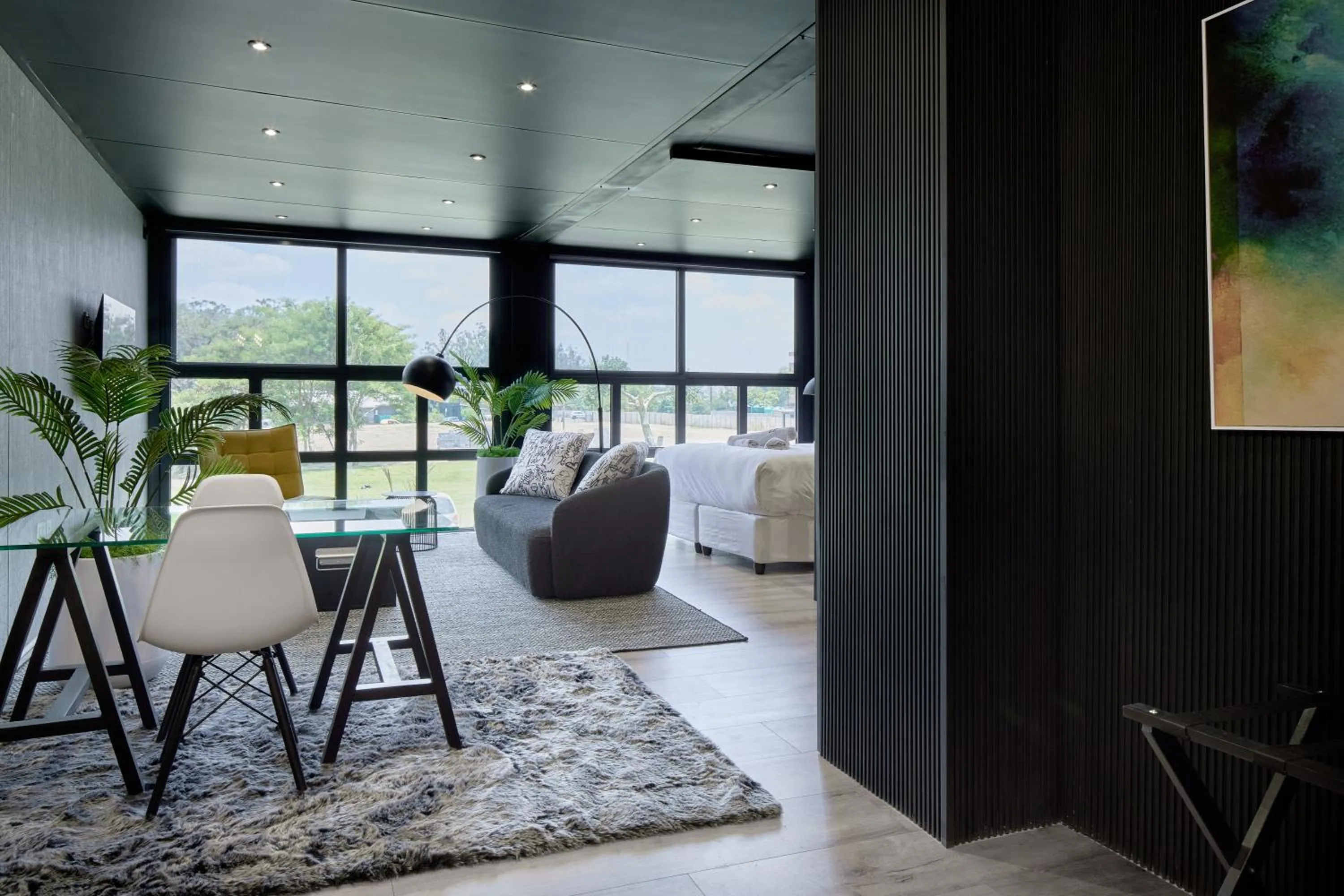 Communal lounge/ TV room in Cargo88 Hotel