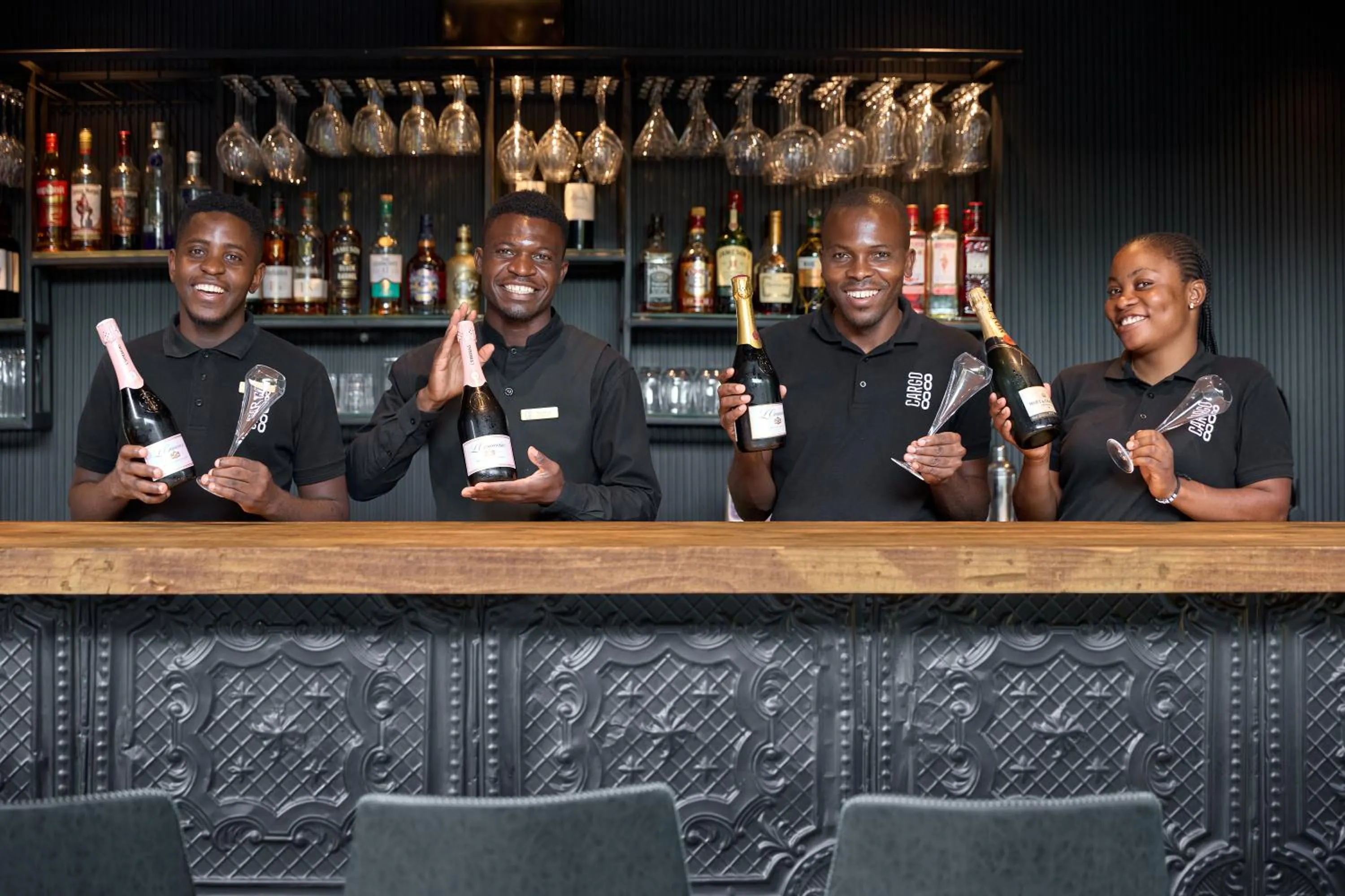 Restaurant/places to eat in Cargo88 Hotel