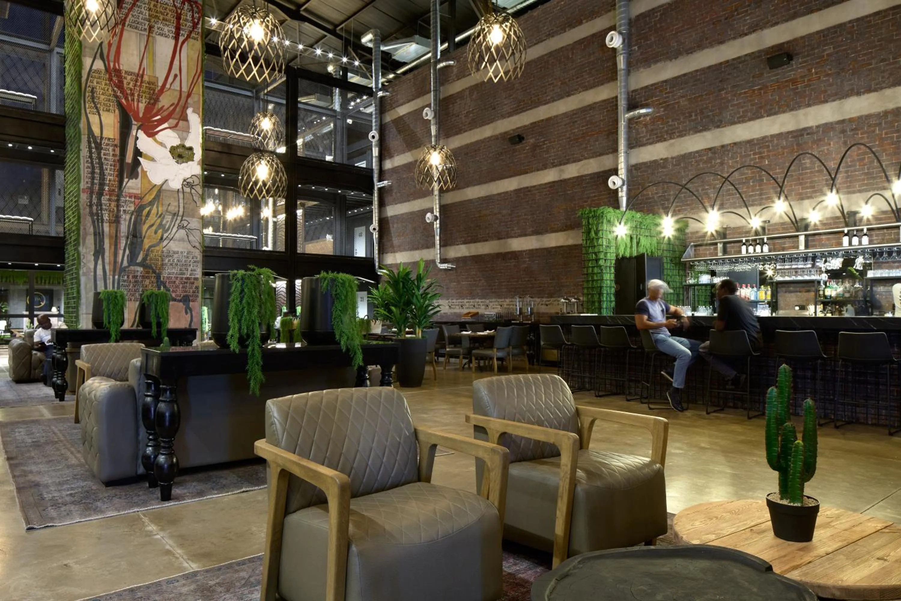 Restaurant/places to eat in Cargo88 Hotel