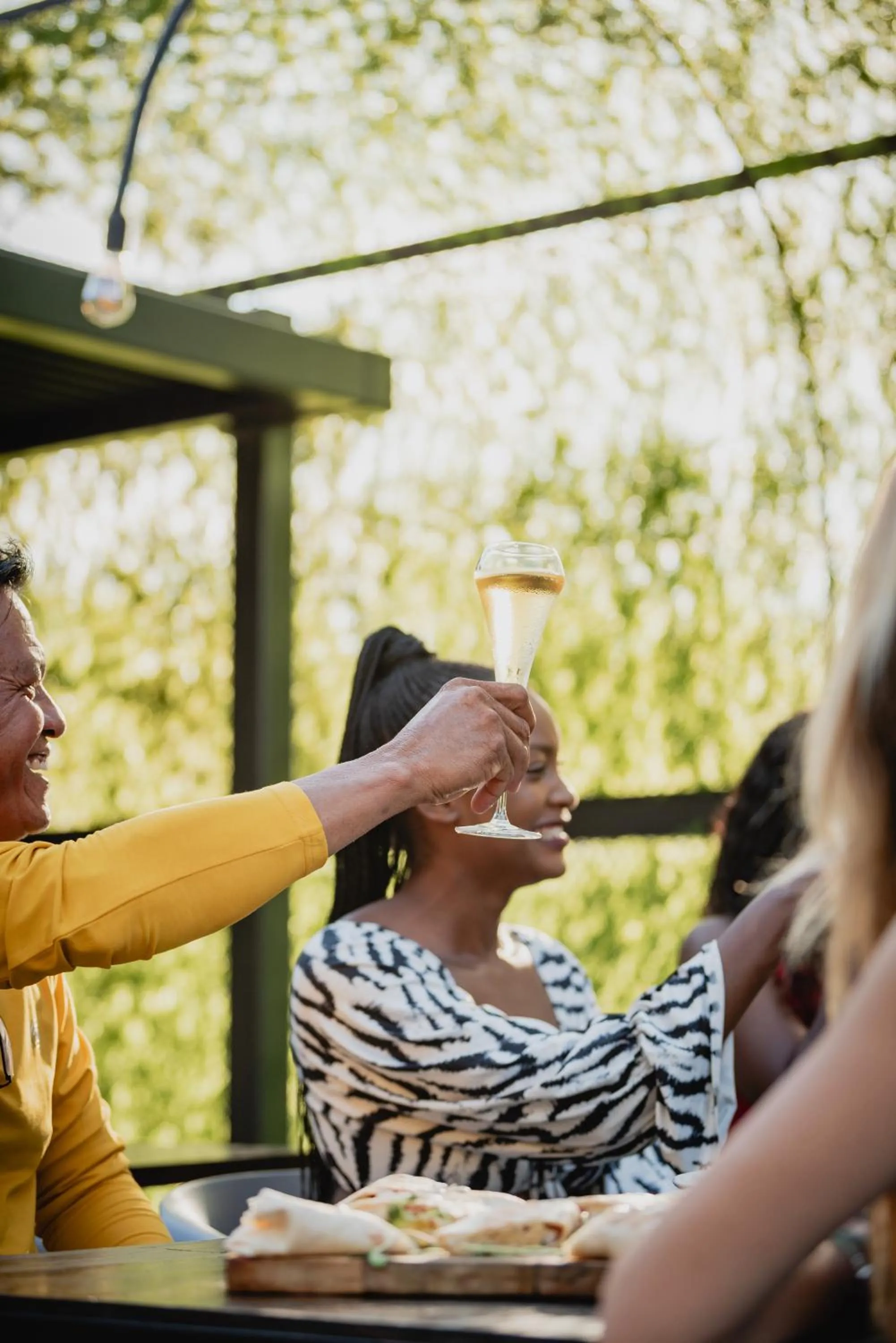 Restaurant/places to eat in Cargo88 Hotel