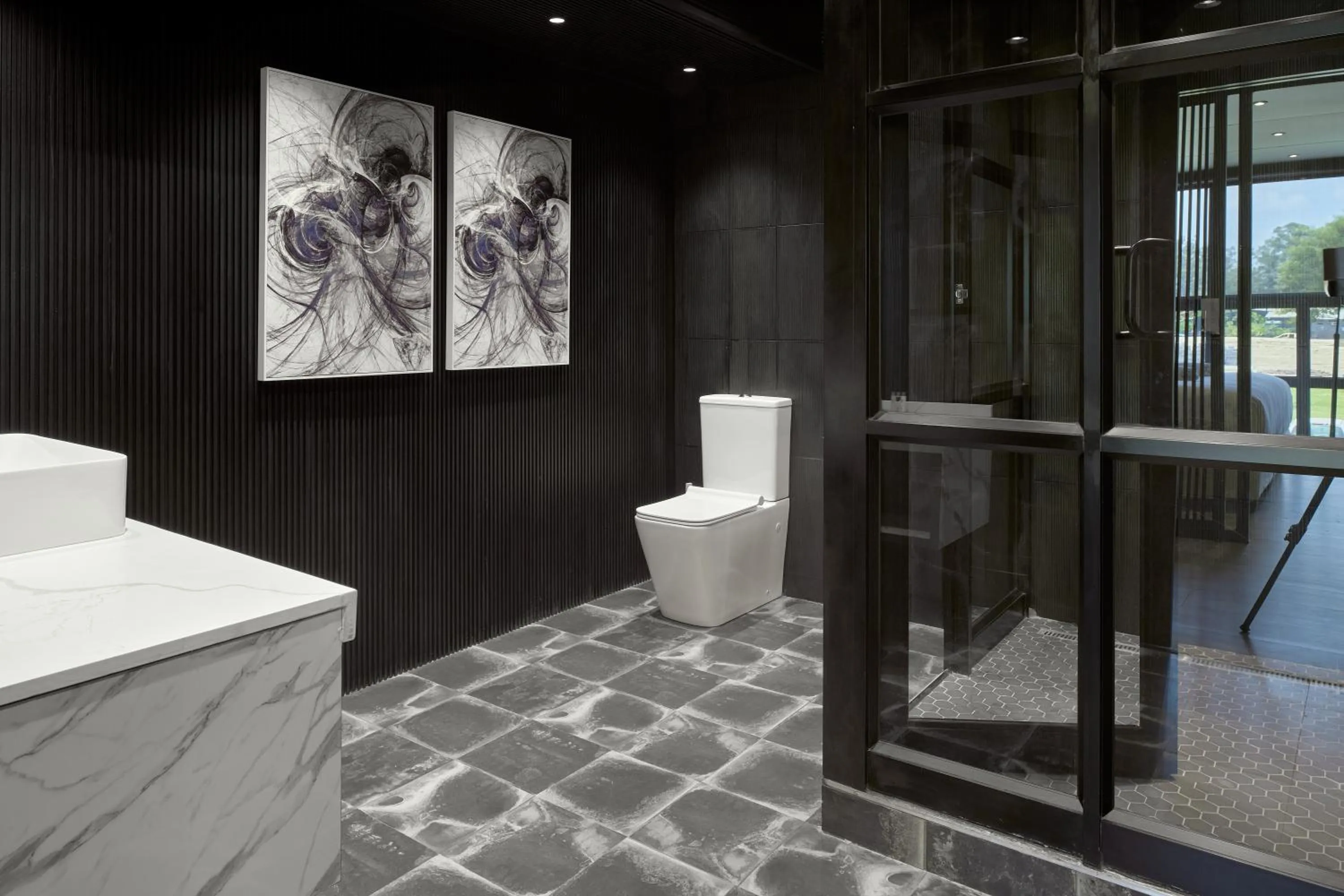 Toilet in Cargo88 Hotel