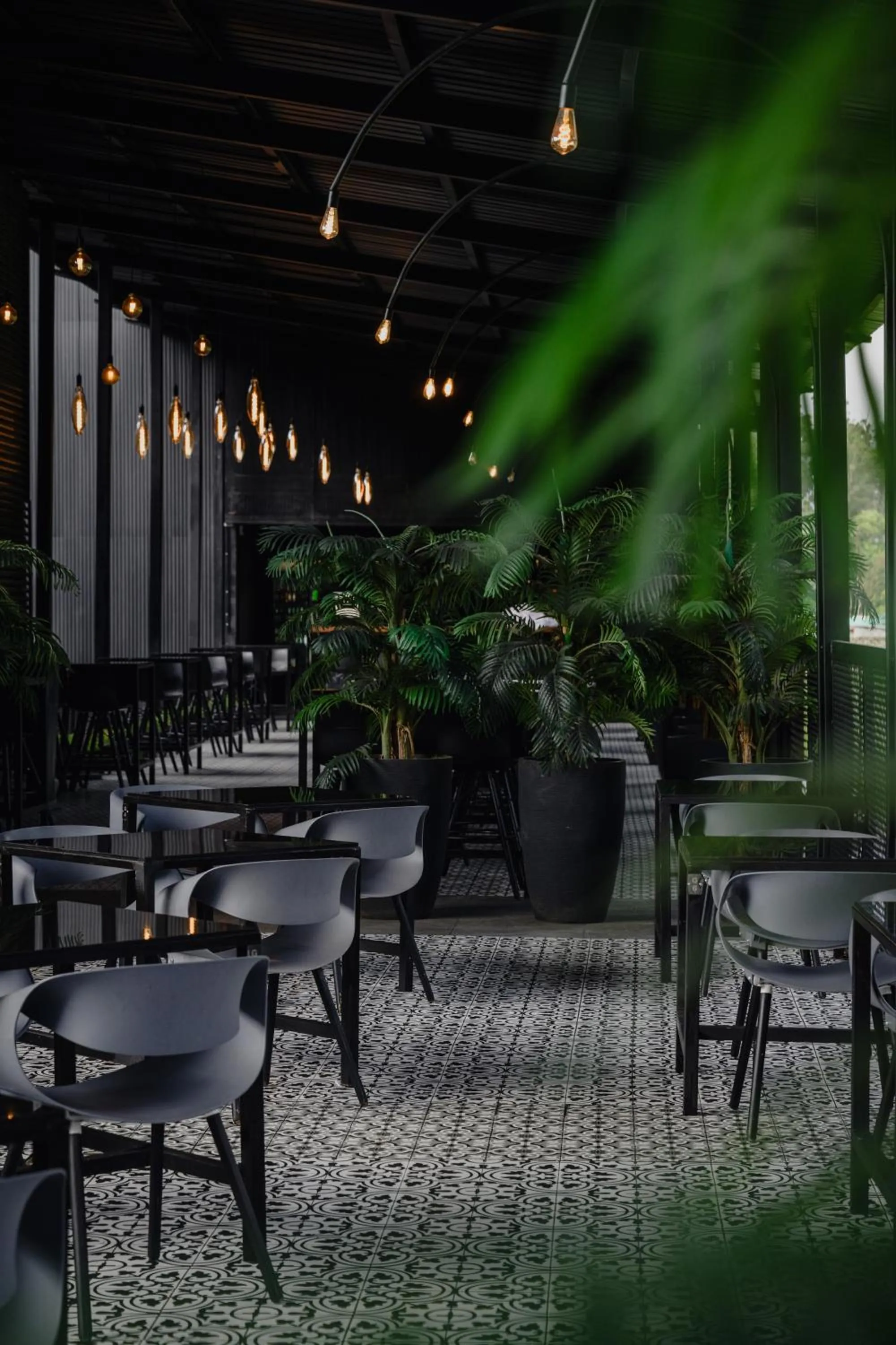 Restaurant/places to eat in Cargo88 Hotel