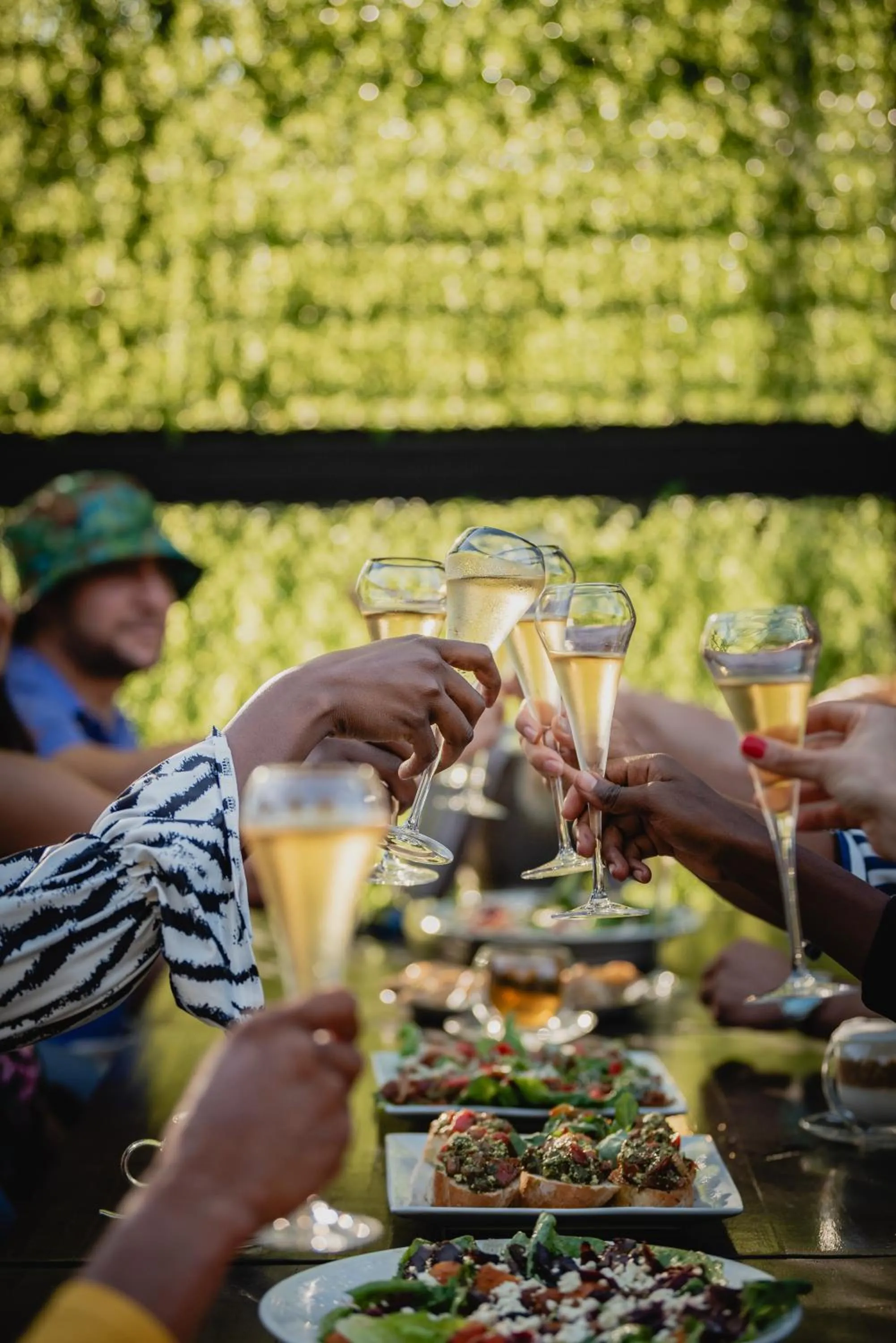 Restaurant/places to eat in Cargo88 Hotel