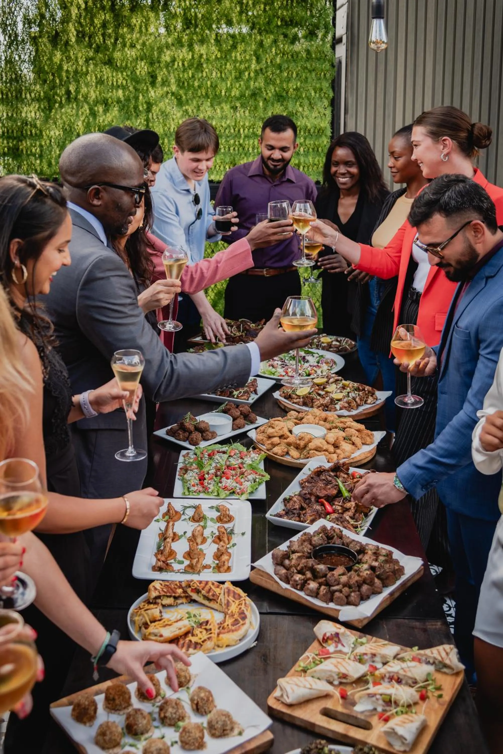 Restaurant/places to eat in Cargo88 Hotel