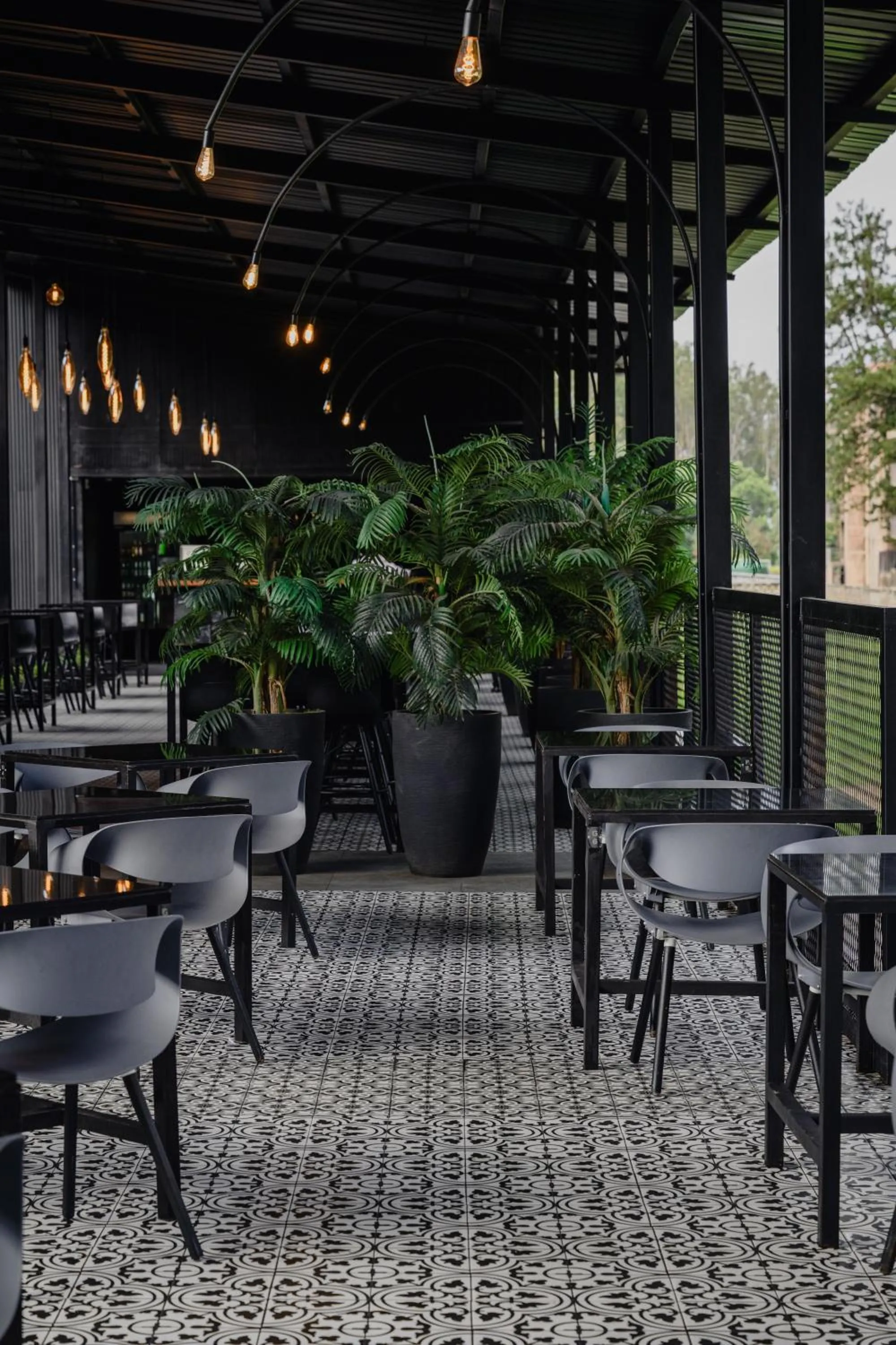 Restaurant/places to eat in Cargo88 Hotel