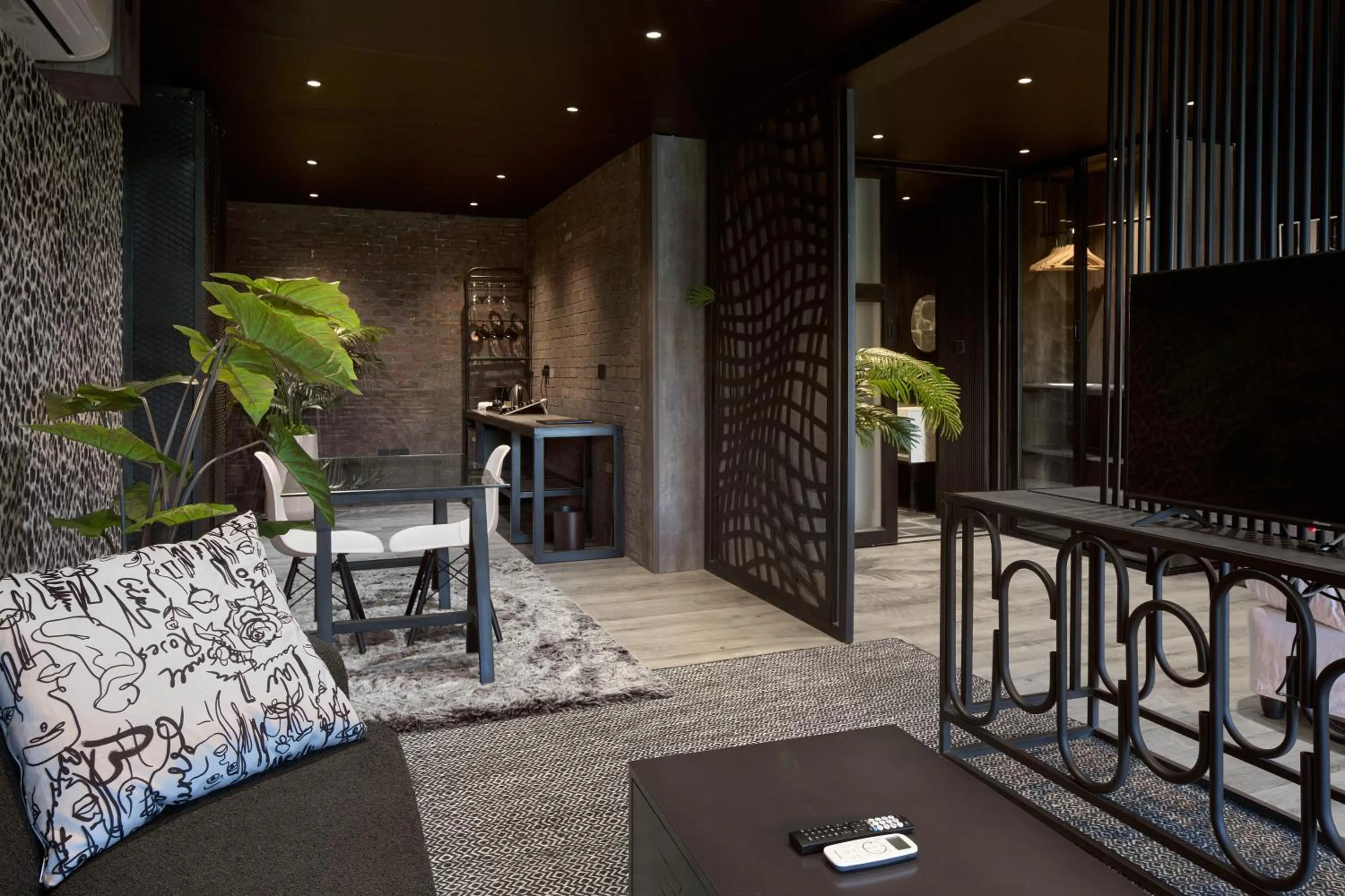 Living room in Cargo88 Hotel