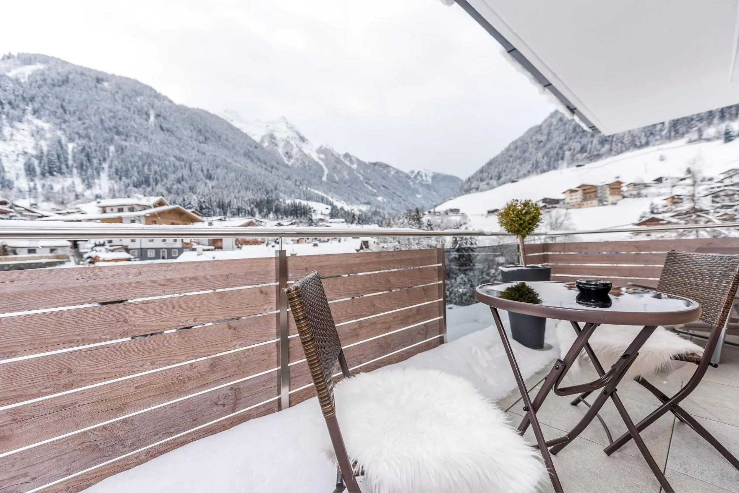 Balcony/Terrace in Mountain Resort M&M