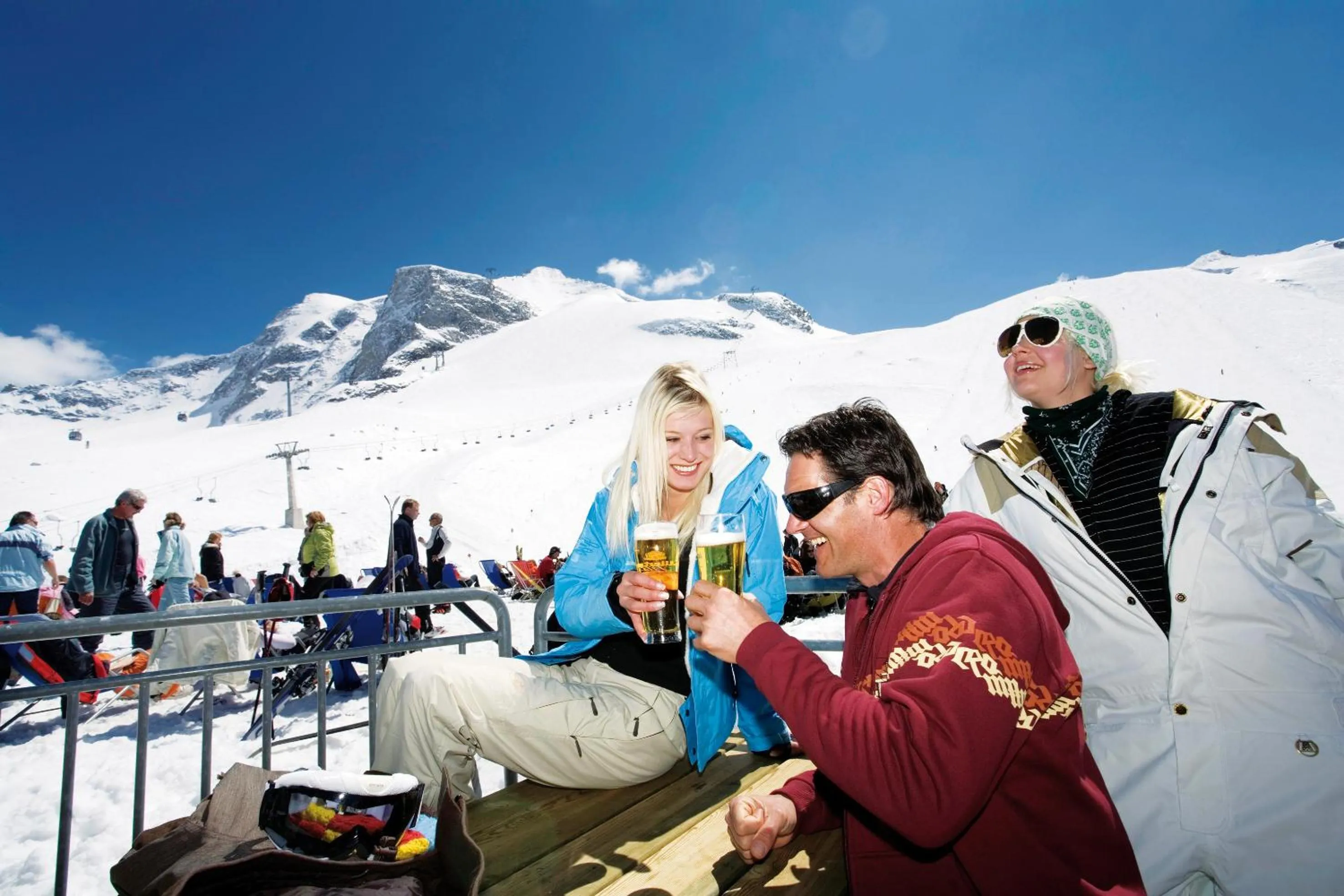 People in Mountain Resort M&M