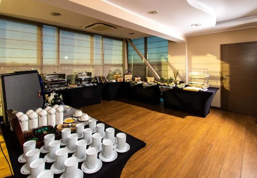 Restaurant/places to eat in Hotel Olimp Business & Spa
