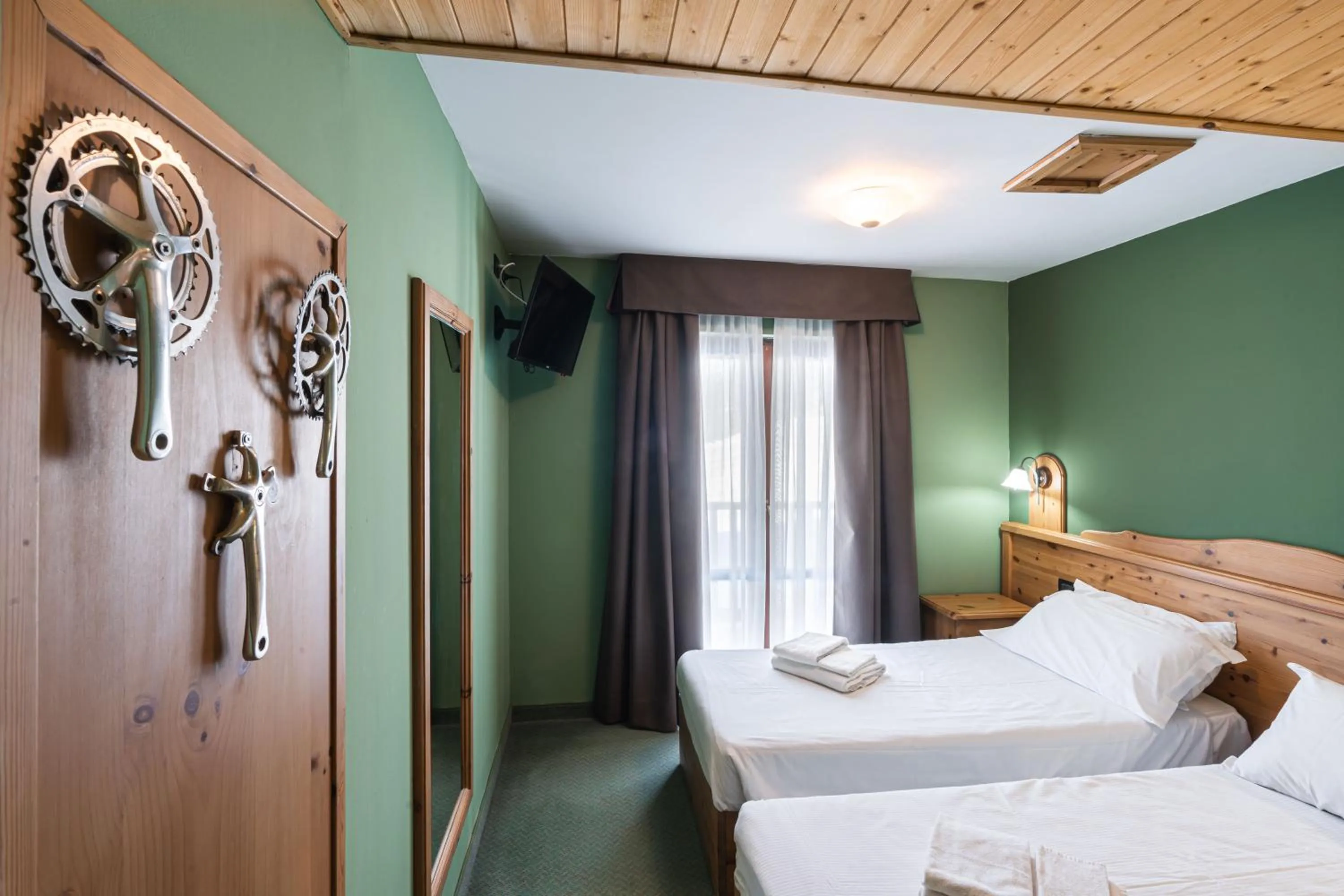 Bedroom, Bed in CHALET DES ALPES