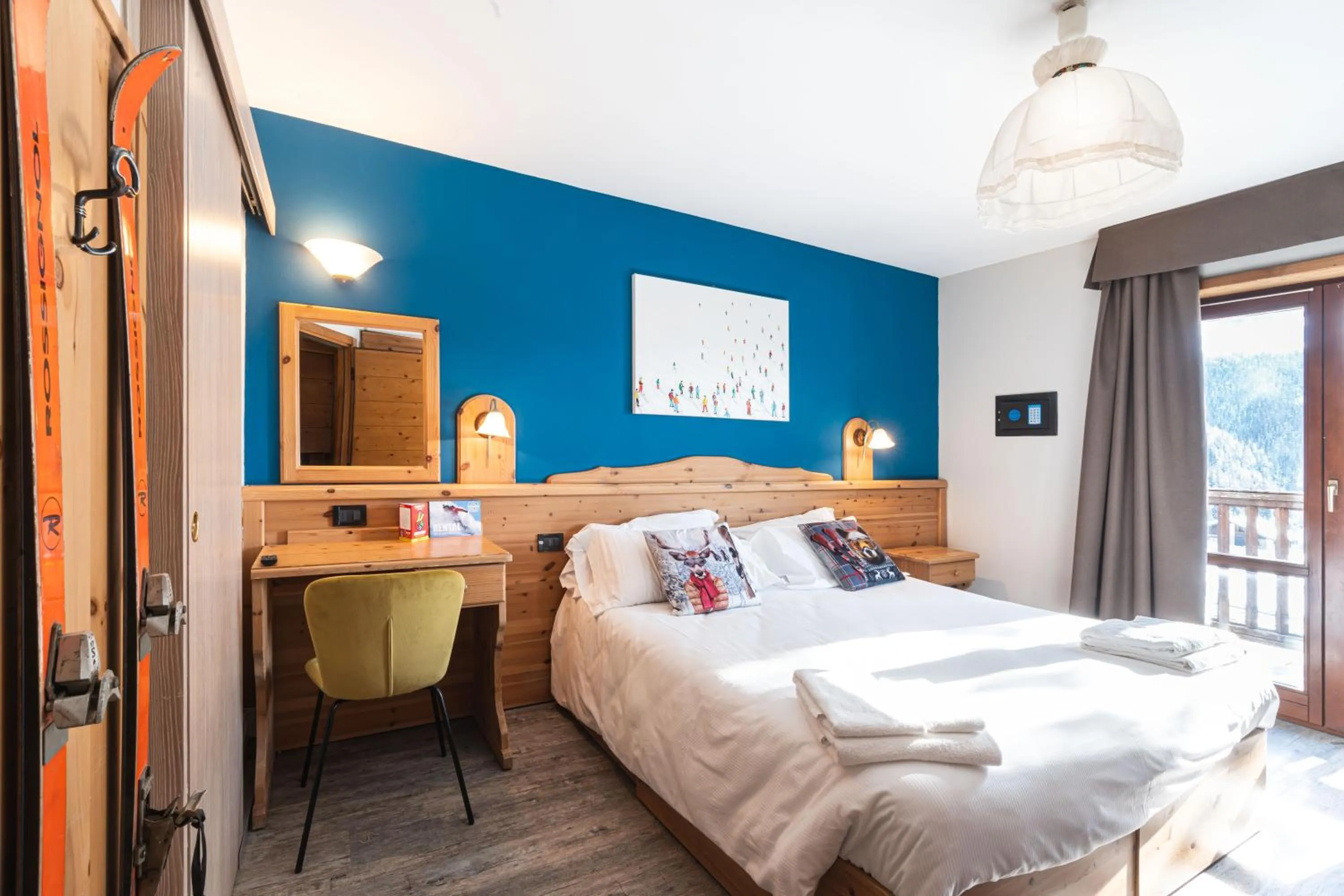 Bedroom, Bed in CHALET DES ALPES