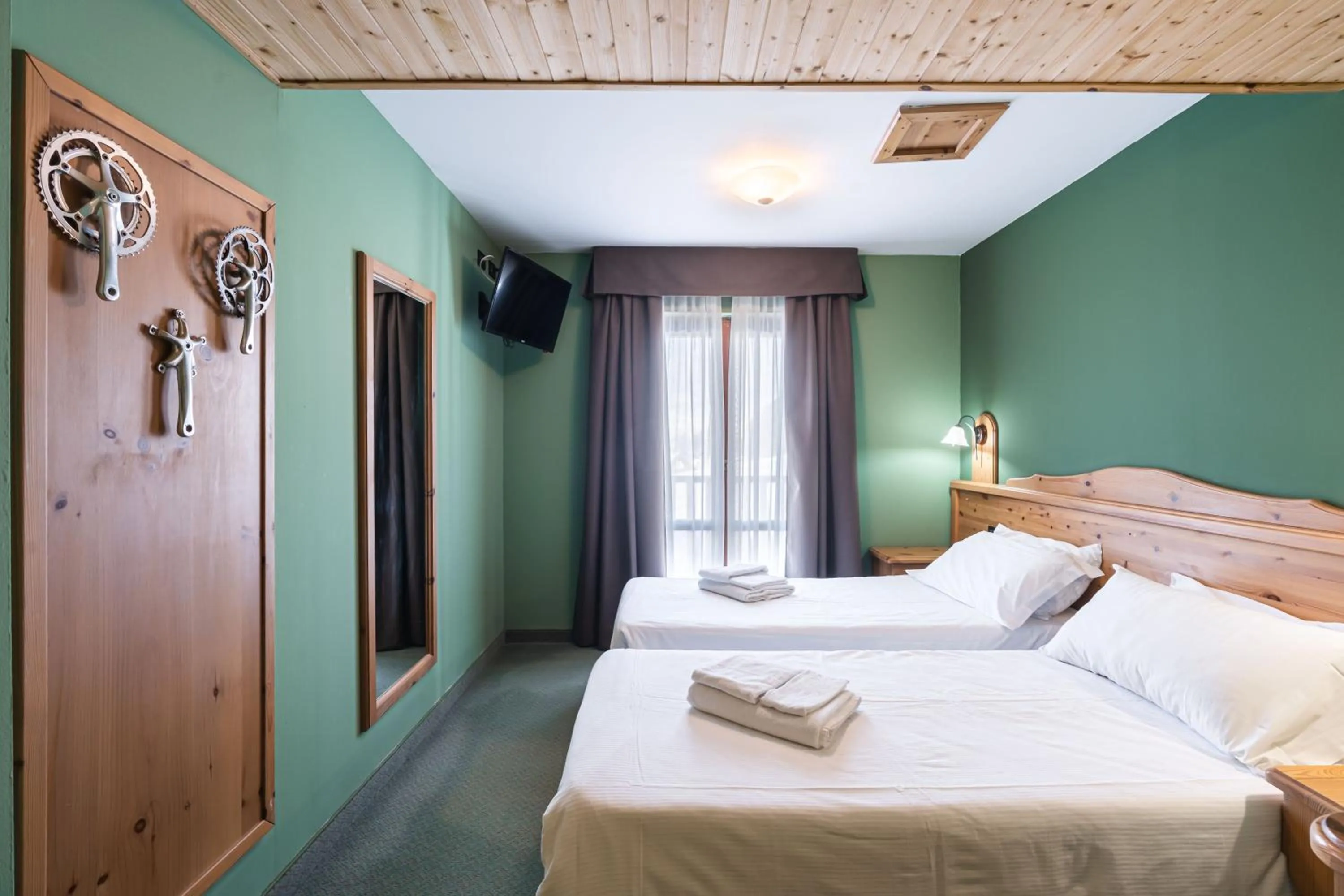 Bedroom, Bed in CHALET DES ALPES