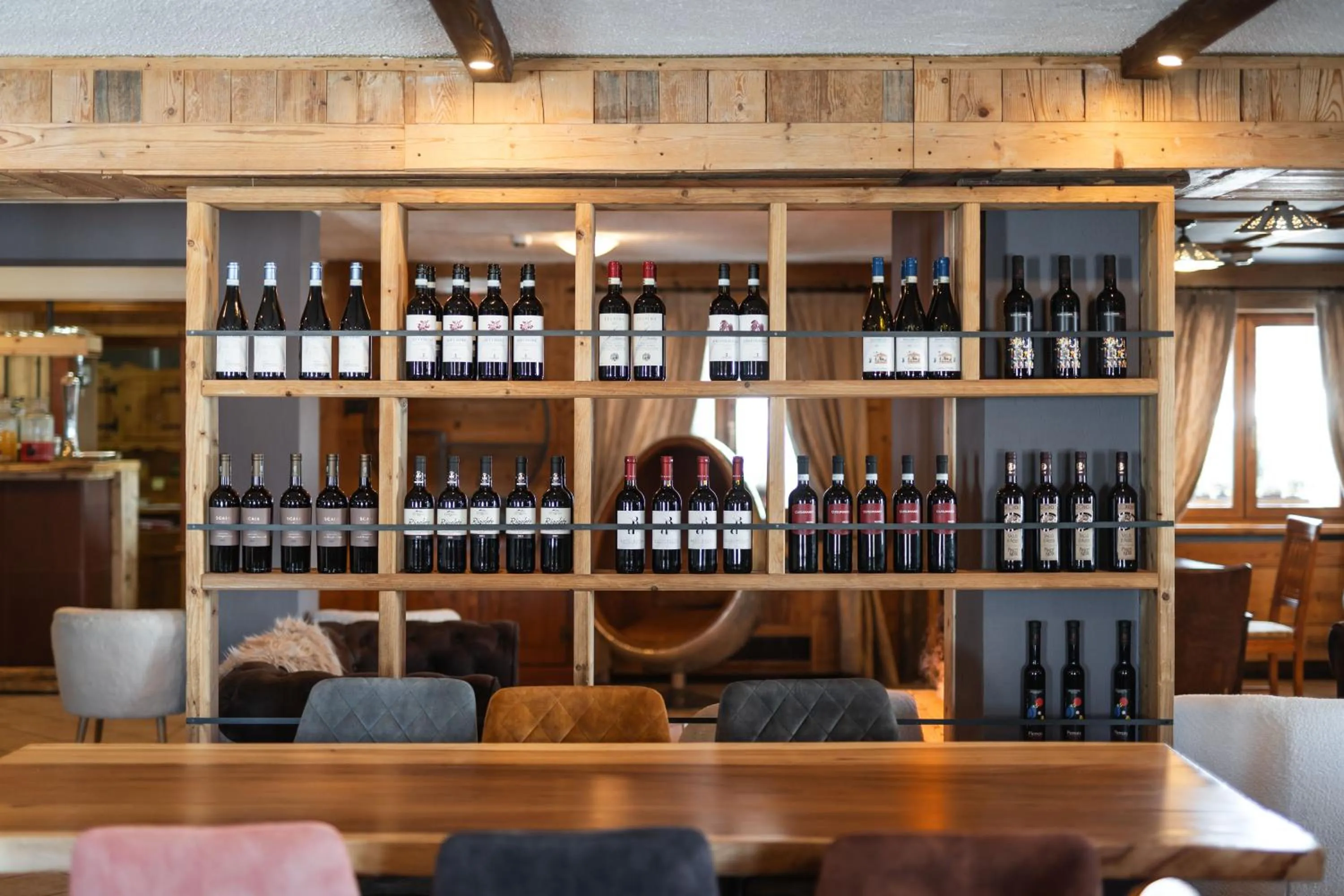 Lounge or bar in CHALET DES ALPES