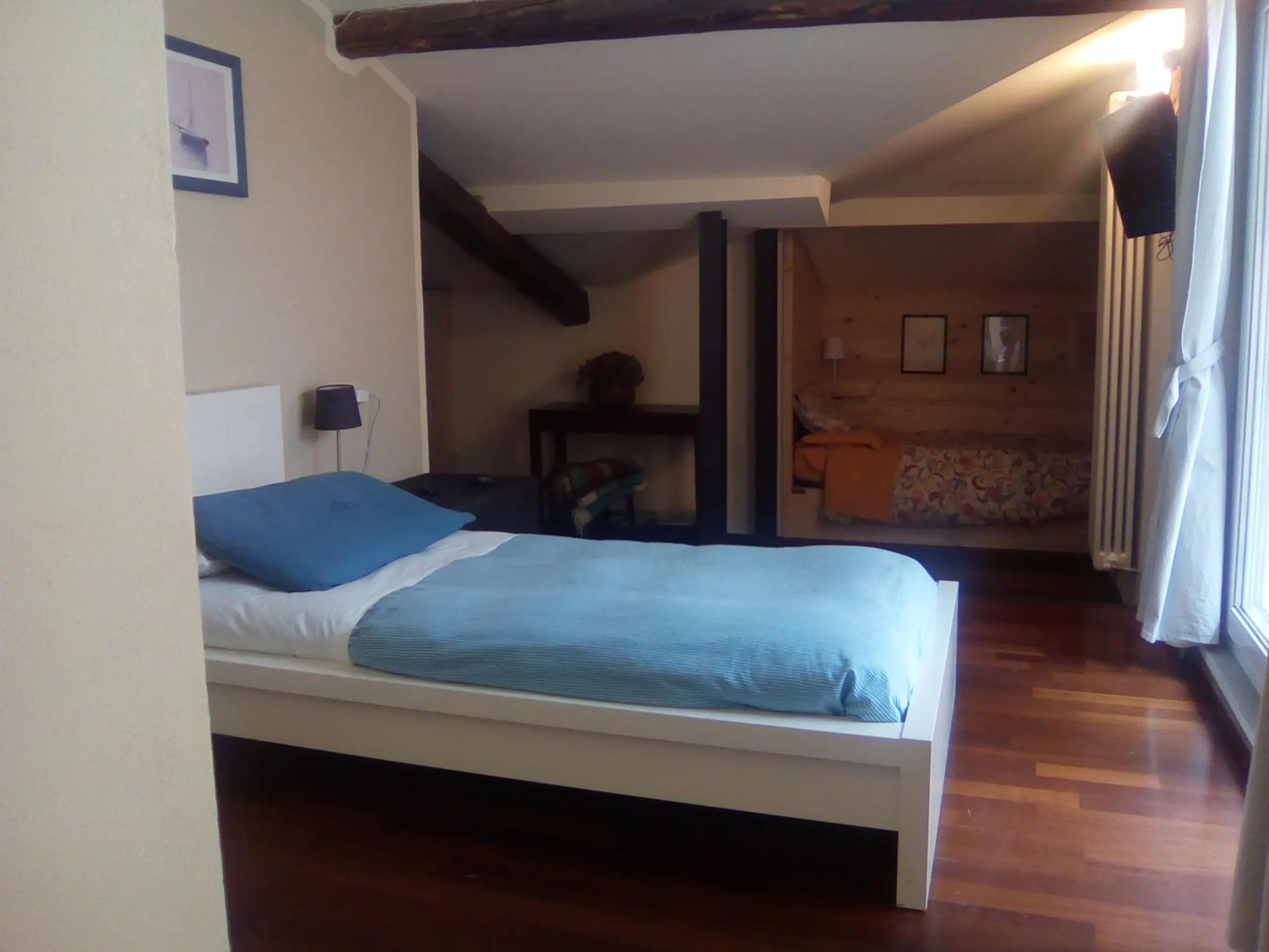 Photo of the whole room, Bed in B&B L'Albero Maestro