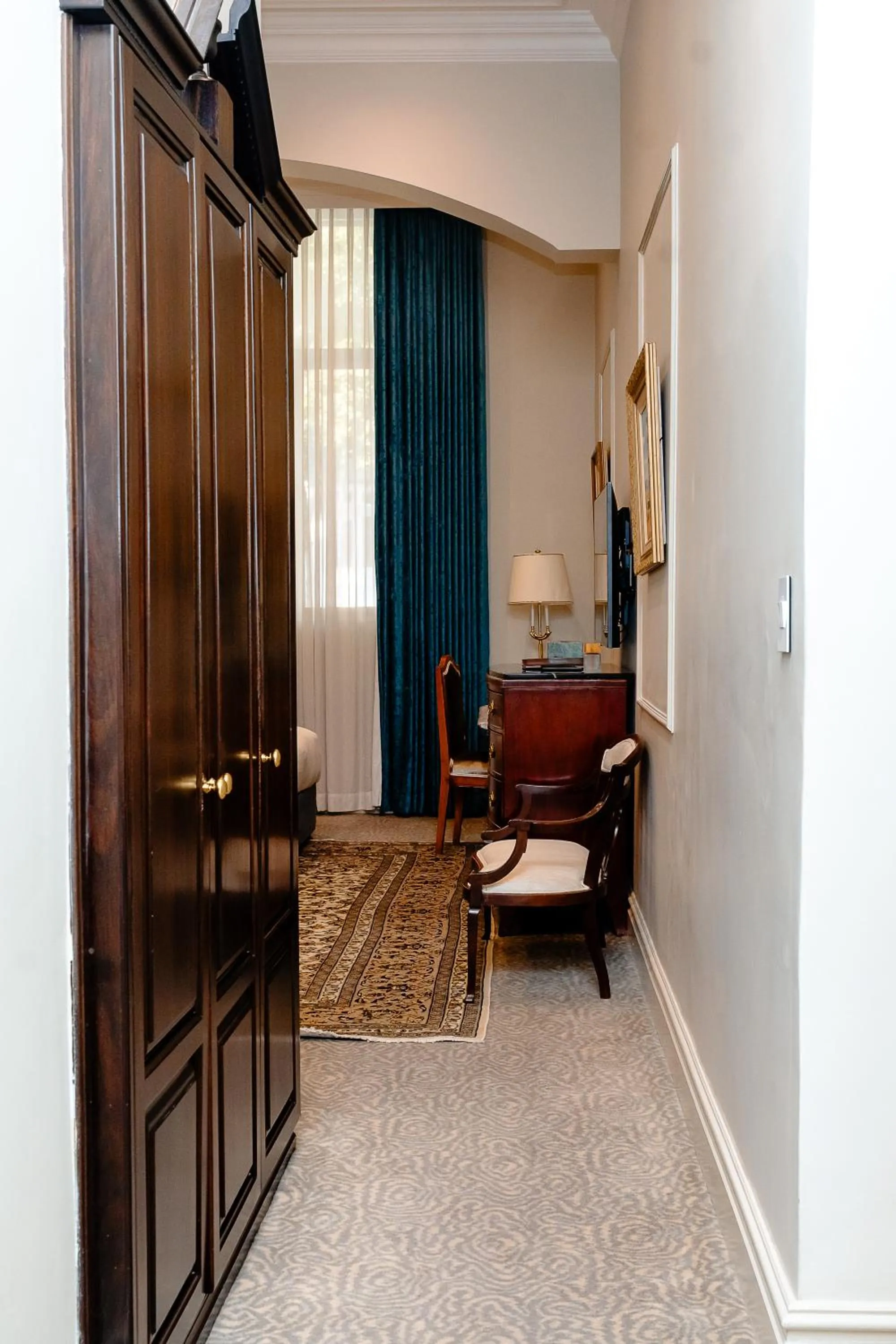 Bed in The Monarch Hotel