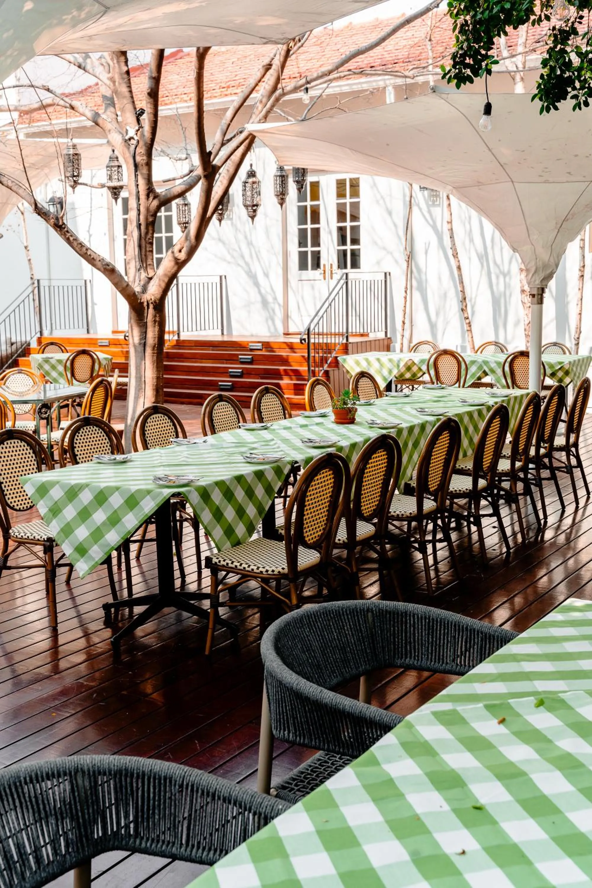 Restaurant/places to eat in The Monarch Hotel