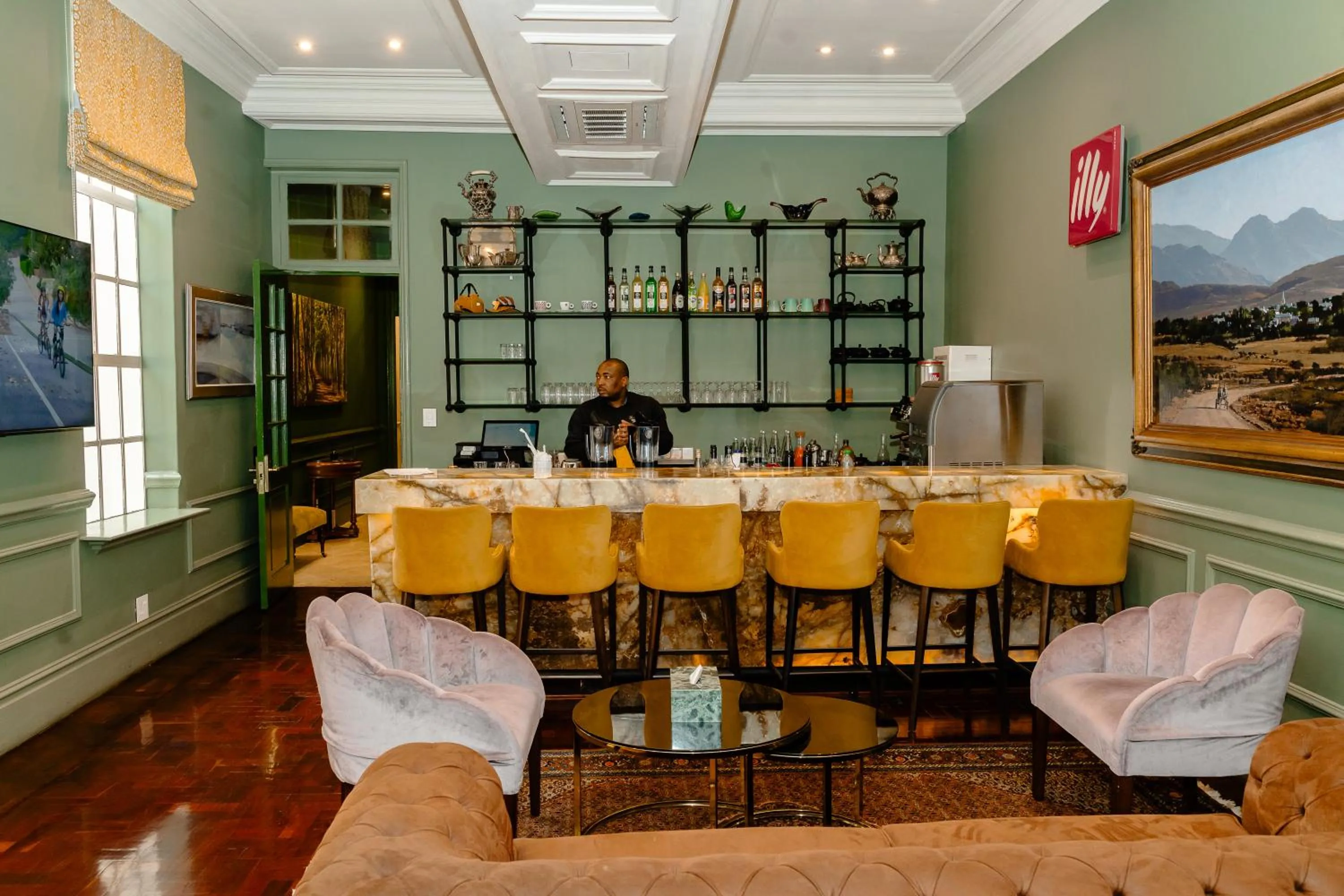 Living room in The Monarch Hotel