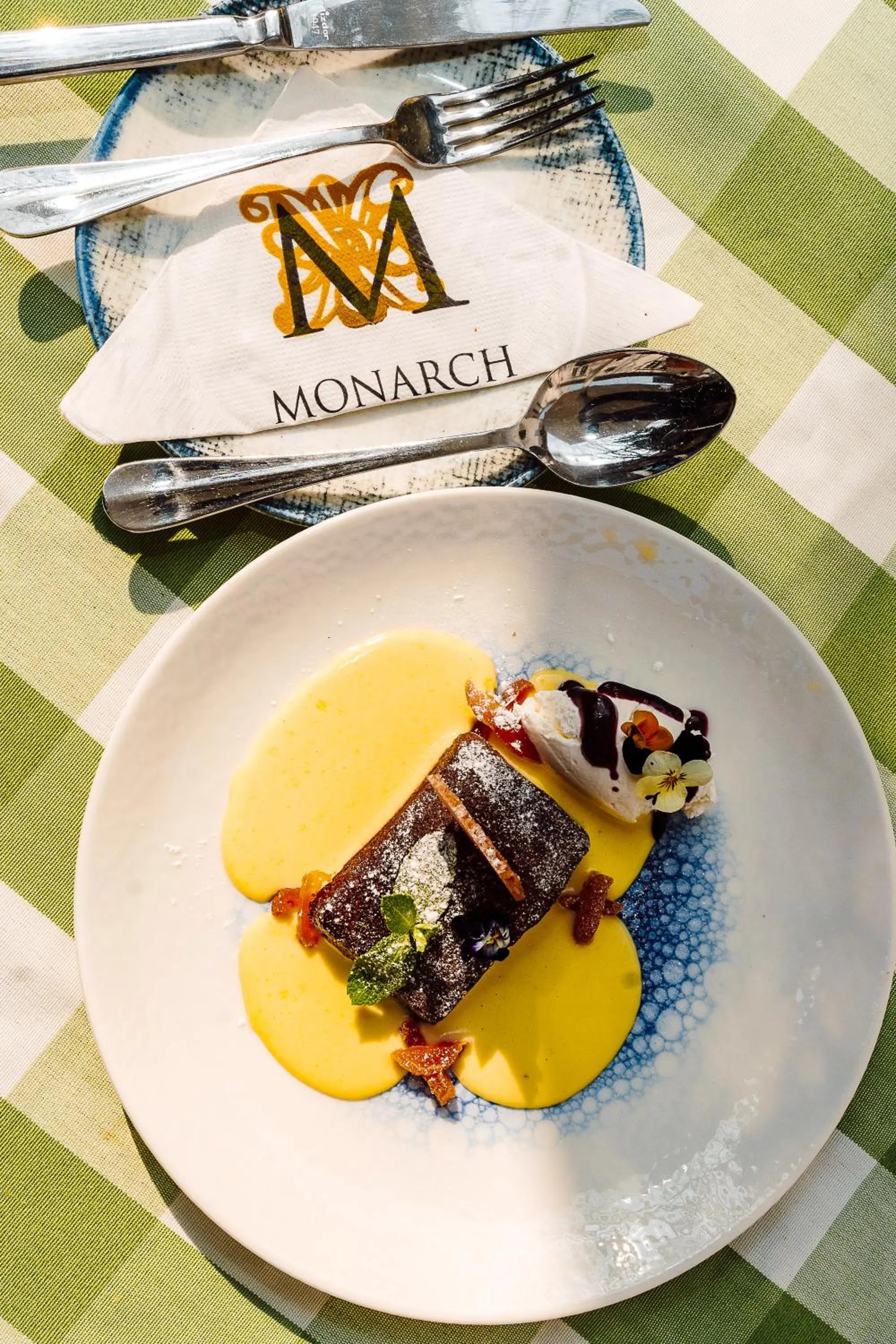 Food and drinks in The Monarch Hotel