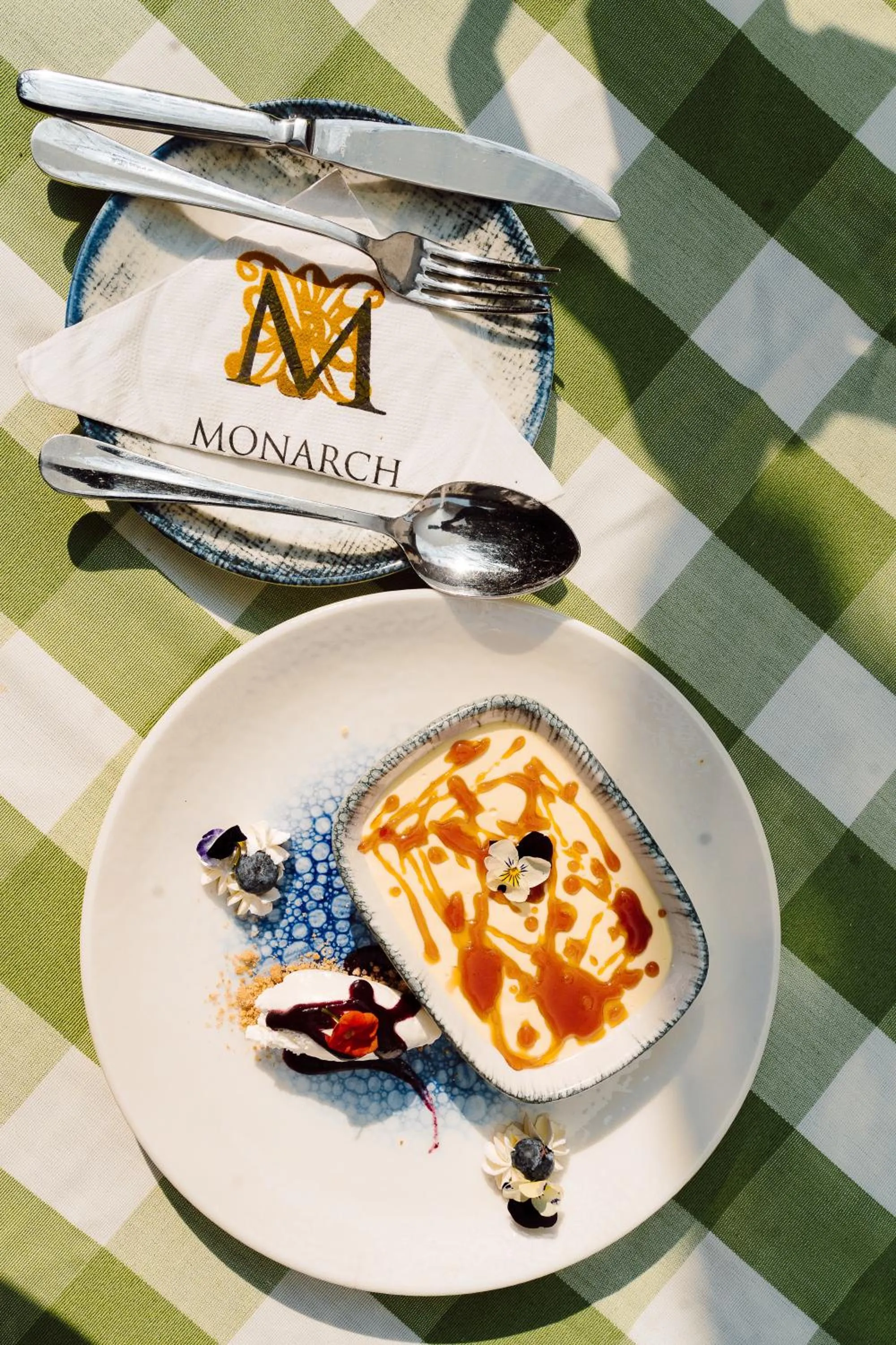 Food and drinks in The Monarch Hotel