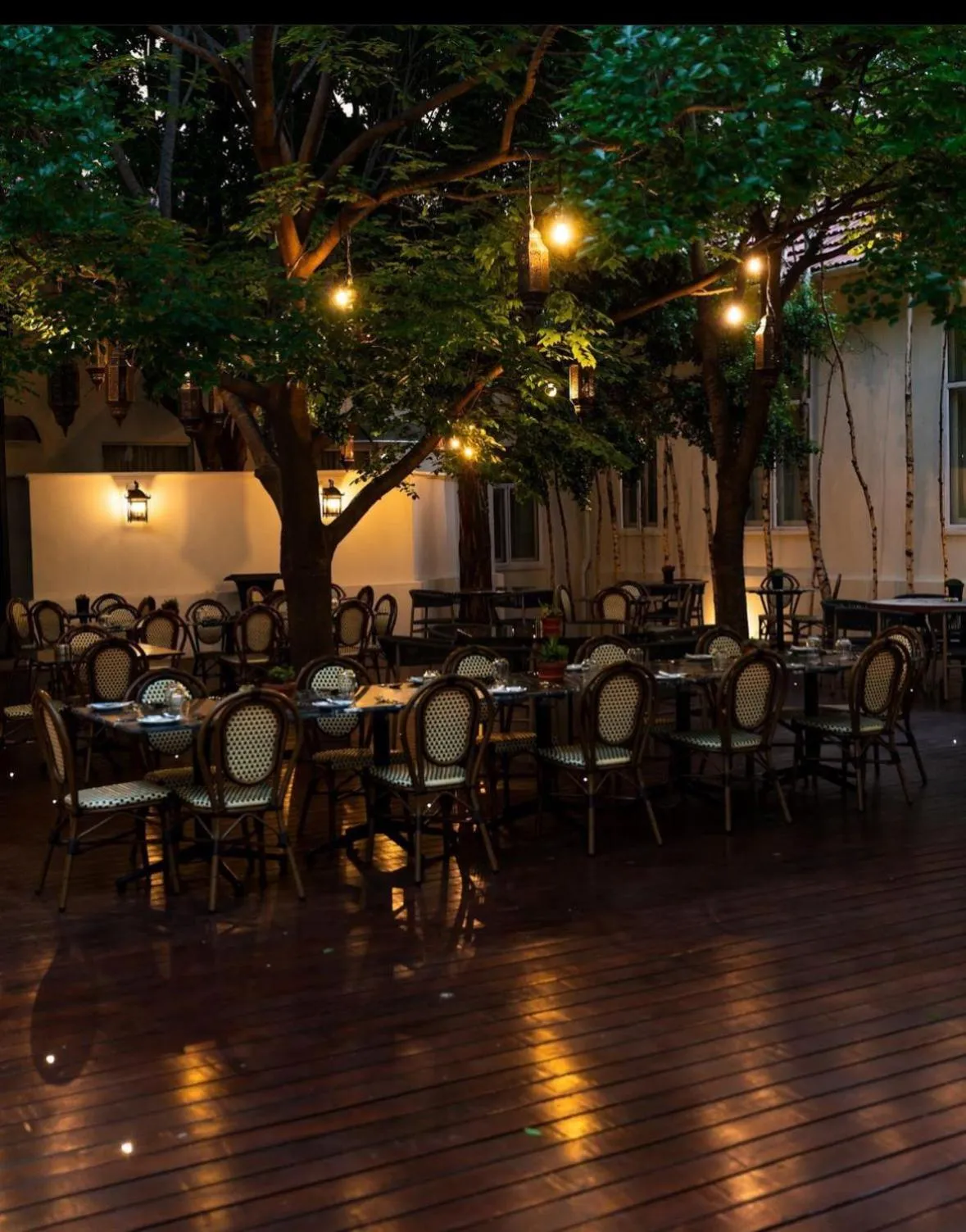 Patio in The Monarch Hotel