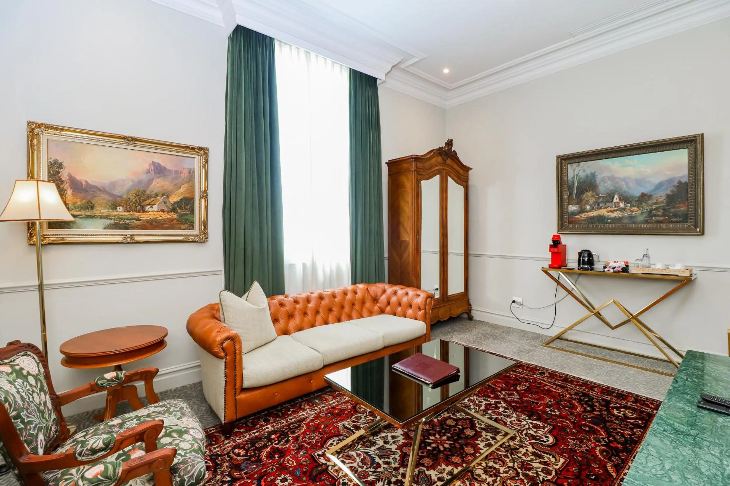 Living room in The Monarch Hotel