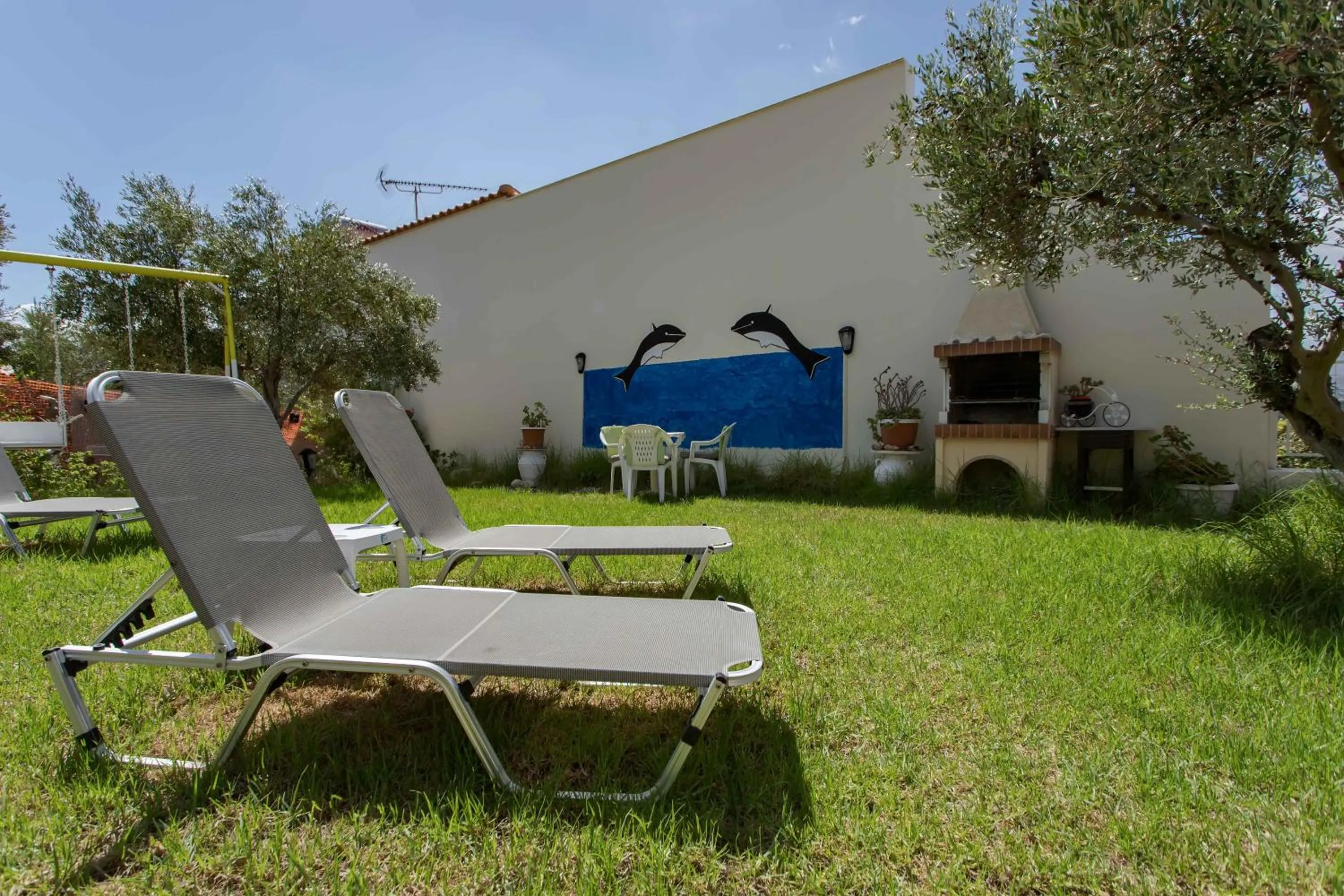 BBQ facilities in Manos Apartments