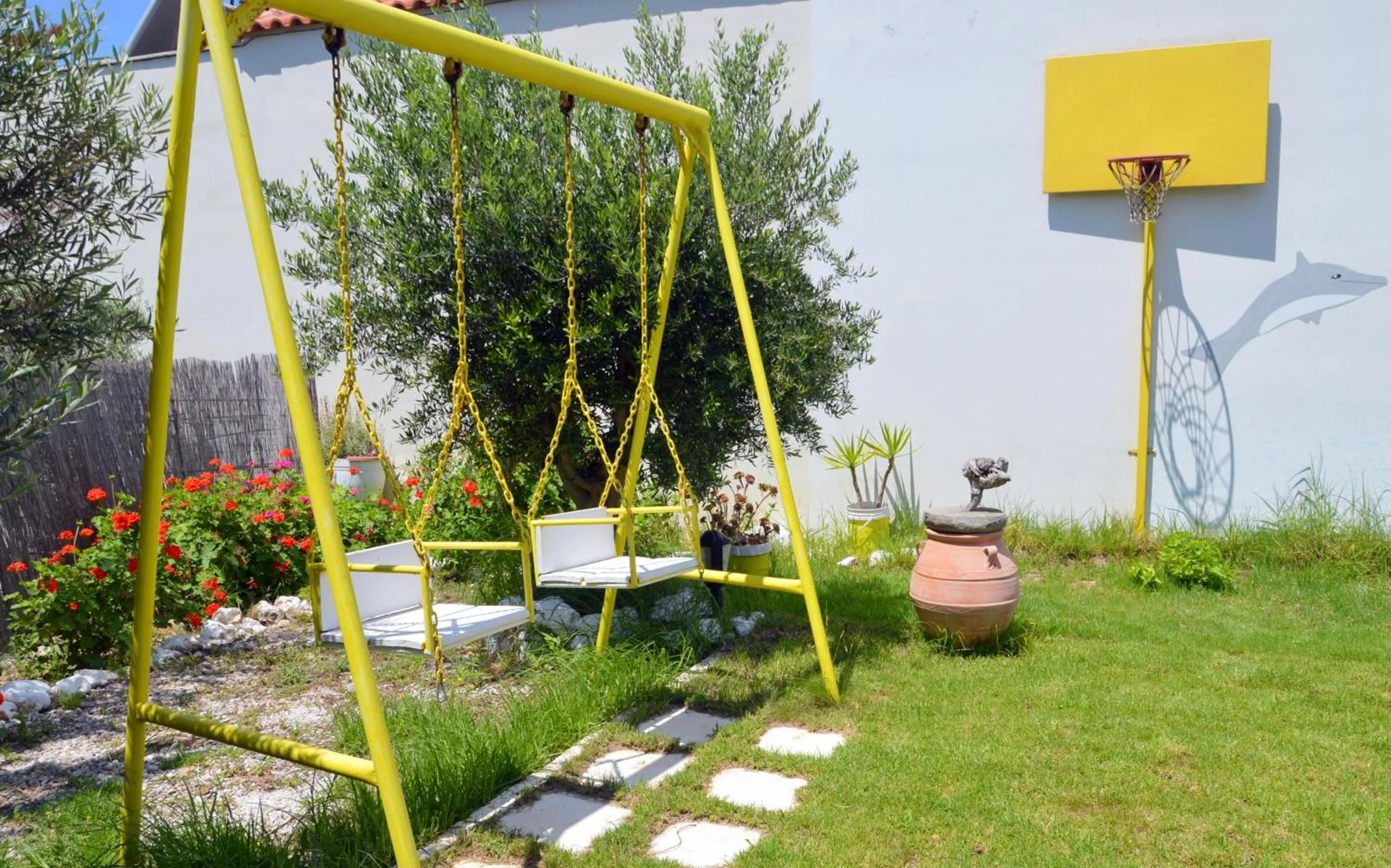 Property building in Manos Apartments