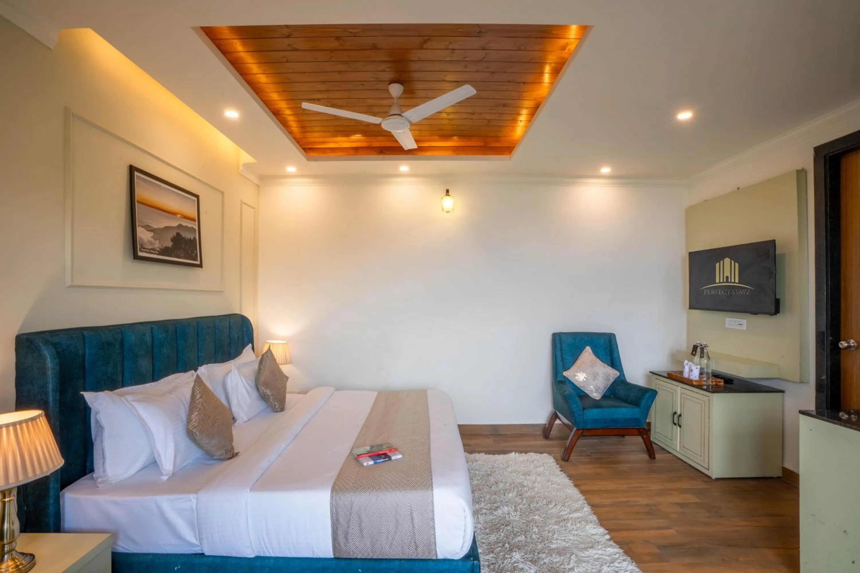 Bed in Perfectstayz Premium Westend at Mall Road