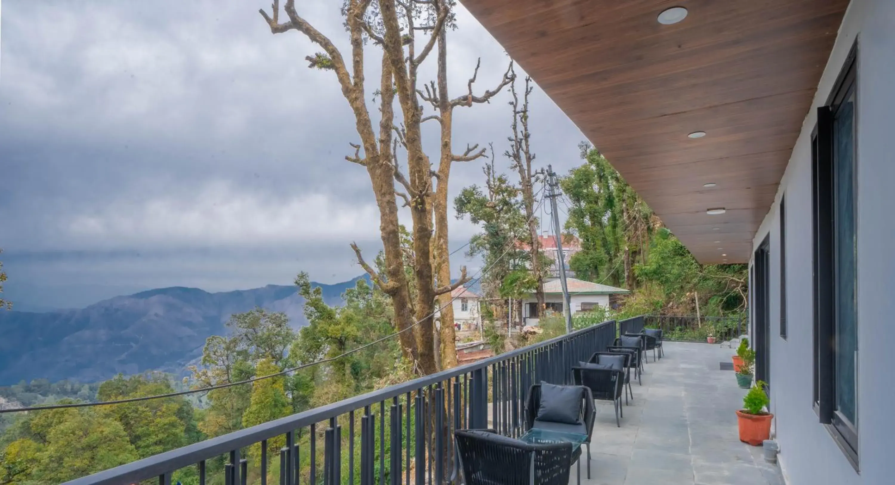 King Room with Mountain View in Perfectstayz Premium Westend at Mall Road King Room with Mountain View in Perfectstayz Premium Westend at Mall Road