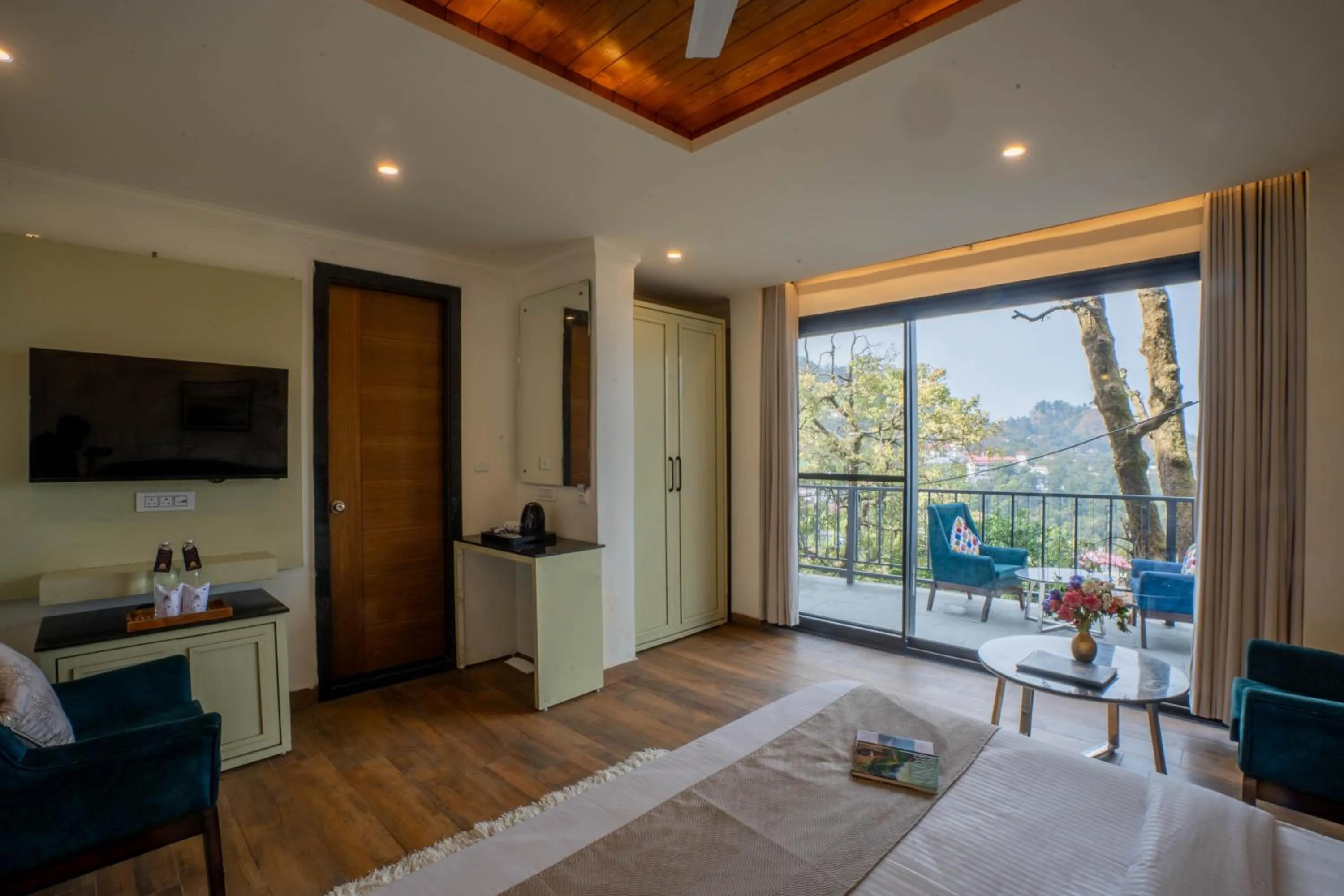 Bed in Perfectstayz Premium Westend at Mall Road