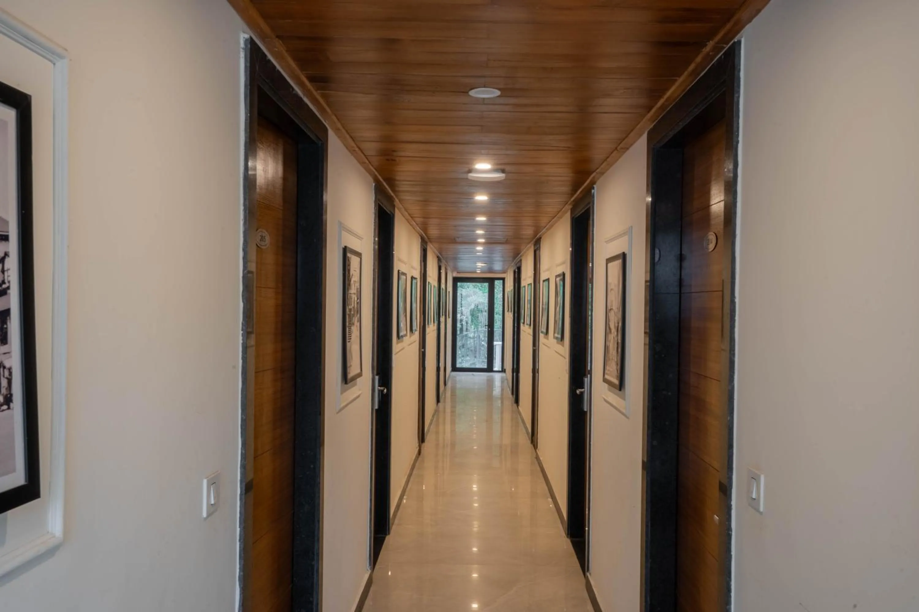 Lobby or reception in Perfectstayz Premium Westend at Mall Road